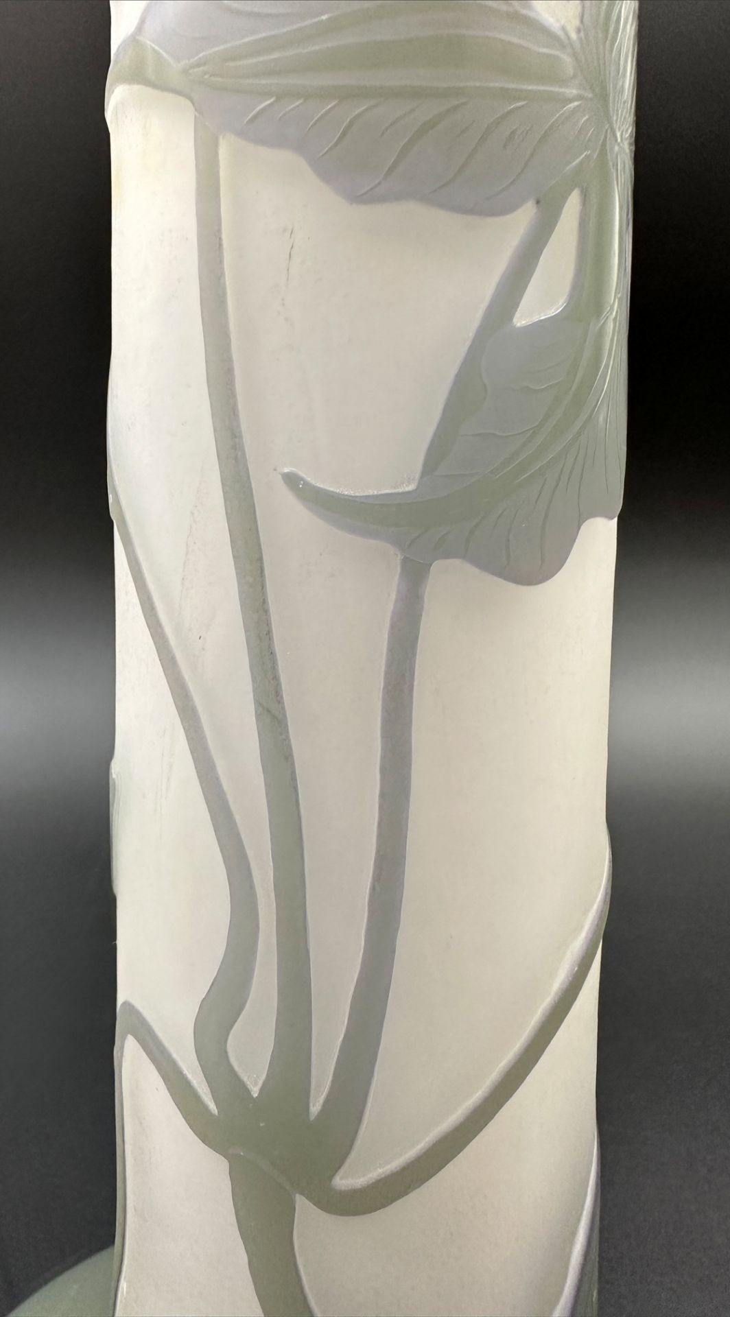 Long-necked vase. Emile GALLÉ (1846 - 1904). Circa 1905. - Image 8 of 14