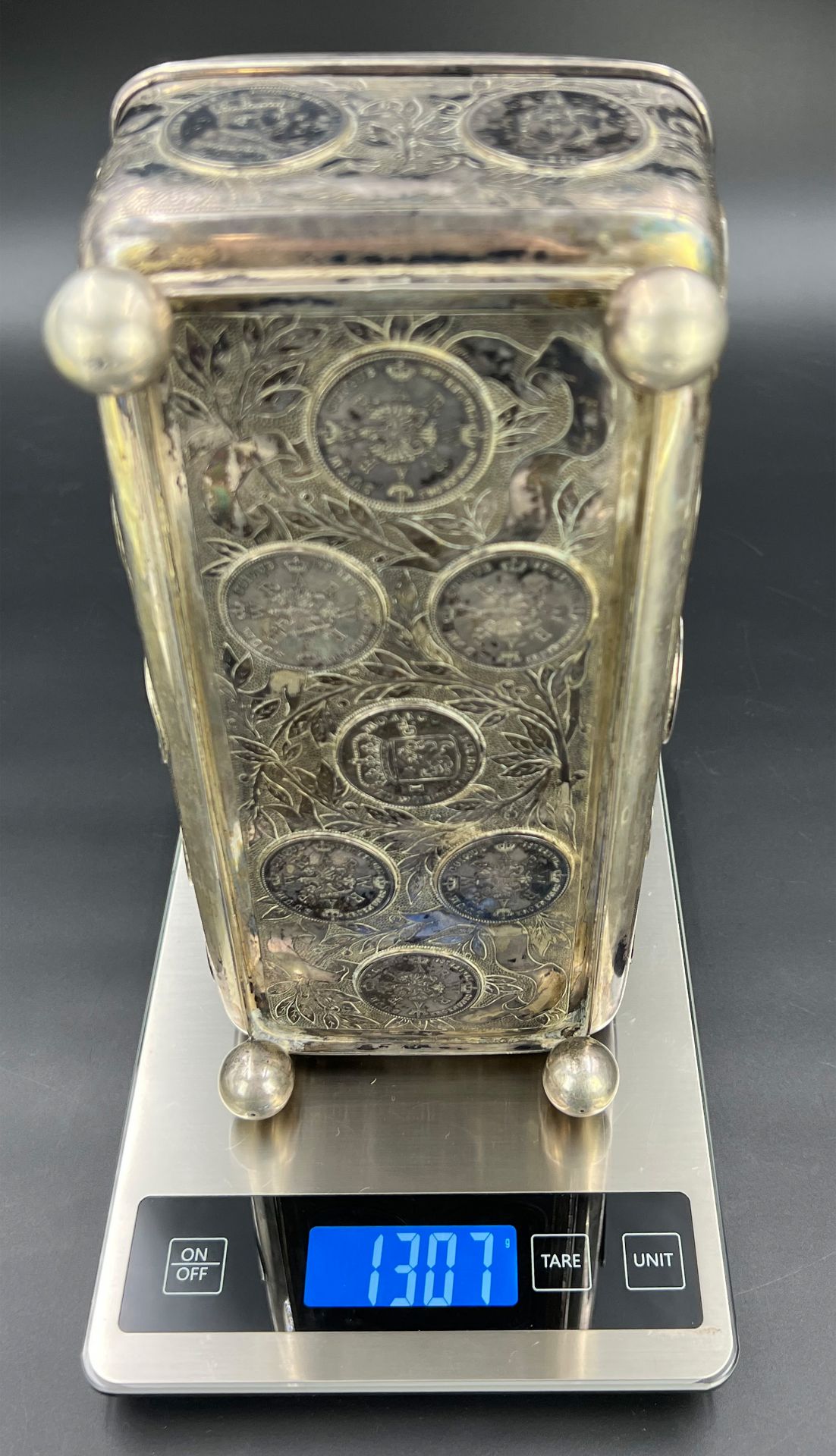 Silberne Münzschatulle. 4 Goldmünzen. 12 Lot. 2. Hälfte 19. Jahrhundert. - Bild 18 aus 20
