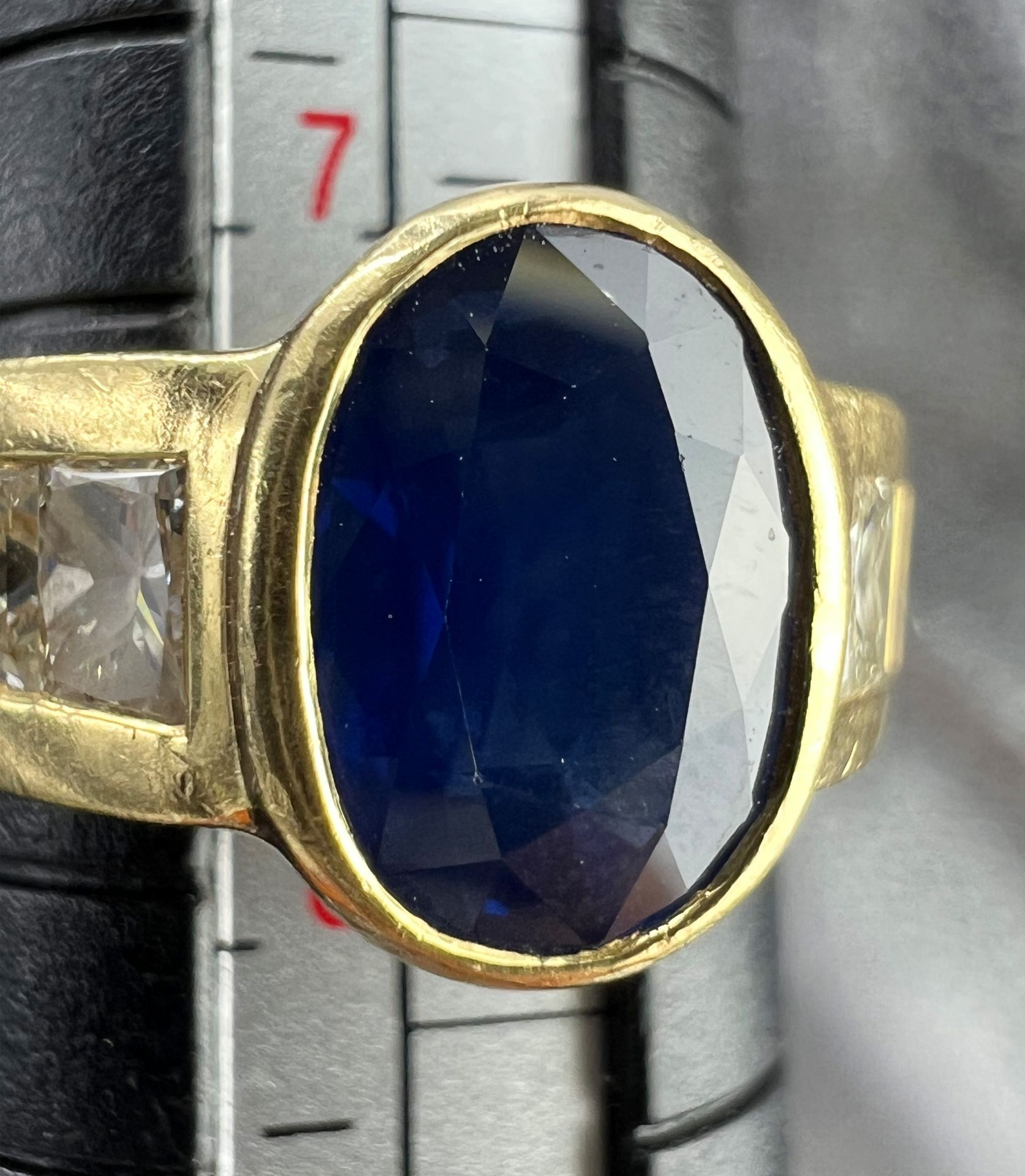 Ladies' ring. 750 yellow gold. 1 blue colored stone and 4 diamonds. - Image 7 of 10