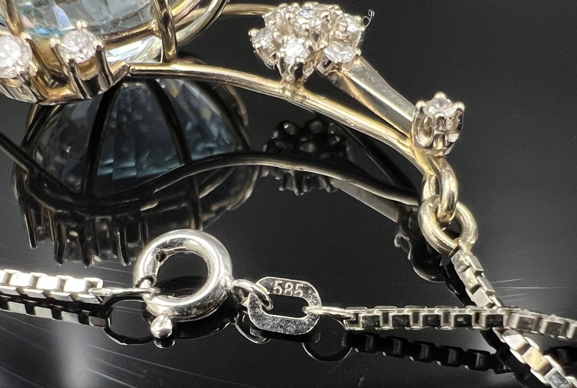 Necklace. 585 white gold. 1 large aquamarine and small diamonds. - Image 8 of 9