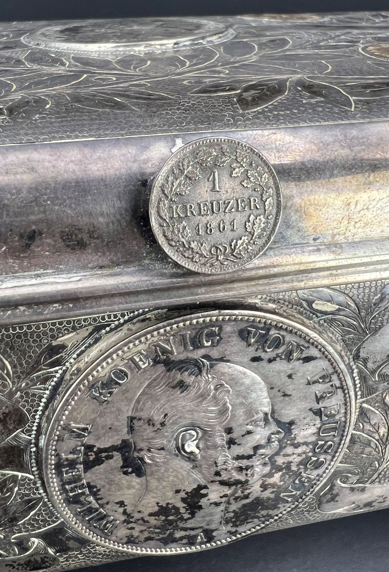 Silberne Münzschatulle. 4 Goldmünzen. 12 Lot. 2. Hälfte 19. Jahrhundert. - Bild 16 aus 20