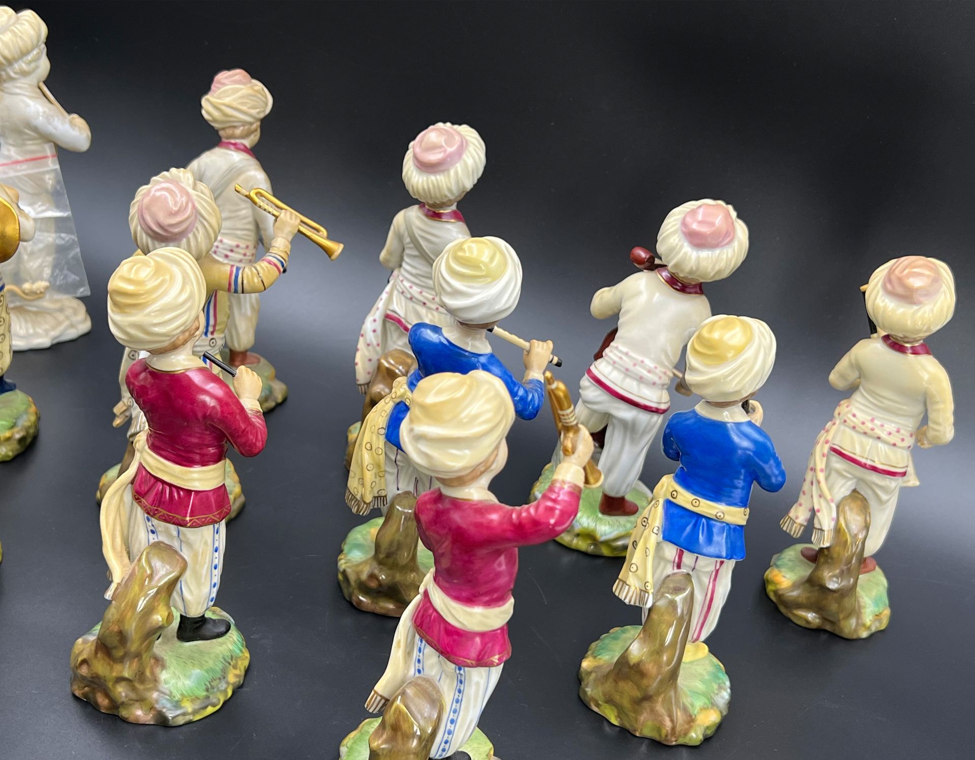 12 figurines "Türkenkapelle. Höchster Porzellanmanufaktur. - Image 14 of 16