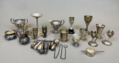 Collection of 27 pieces in silver of various alloys. Mostly 925 silver.