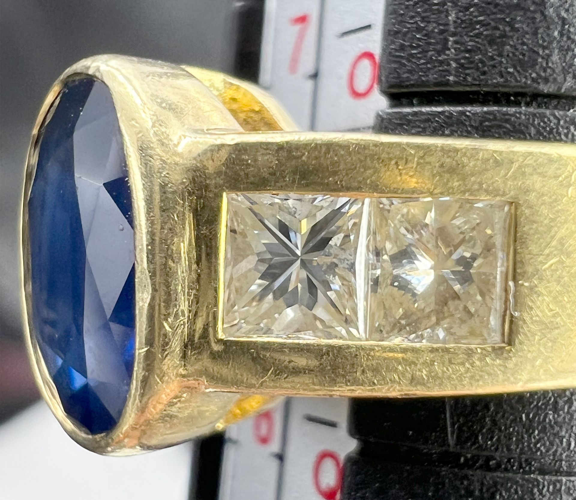 Ladies' ring. 750 yellow gold. 1 blue colored stone and 4 diamonds. - Image 9 of 10