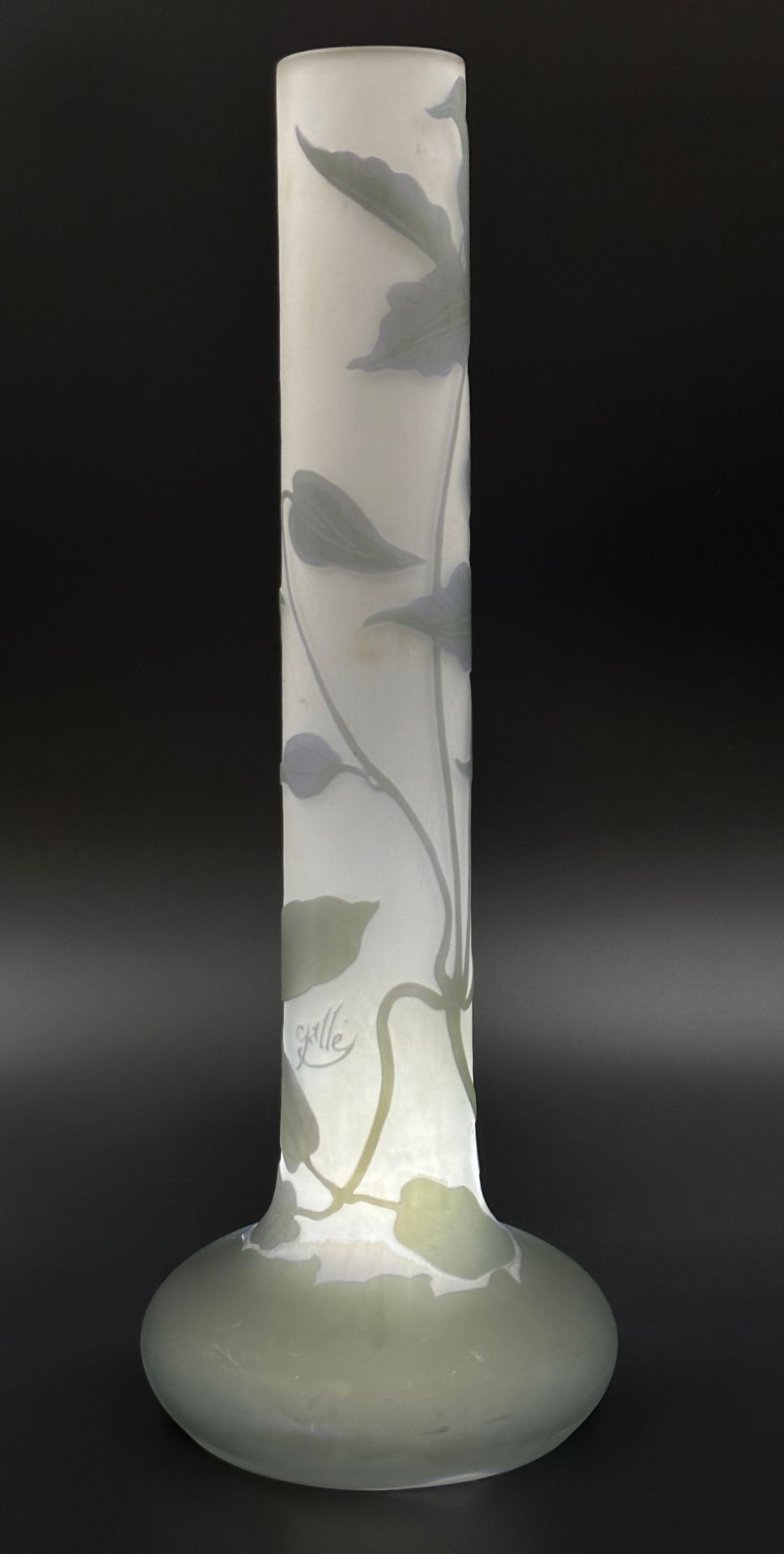 Long-necked vase. Emile GALLÉ (1846 - 1904). Circa 1905. - Image 13 of 14