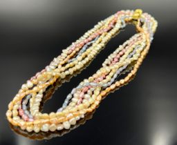 6-reihige Perlenkette mit Verschluss aus 585er Gelbgold.