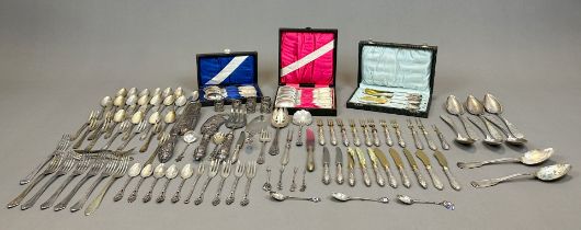 19-piece set. Cutlery. Silver of various alloys.