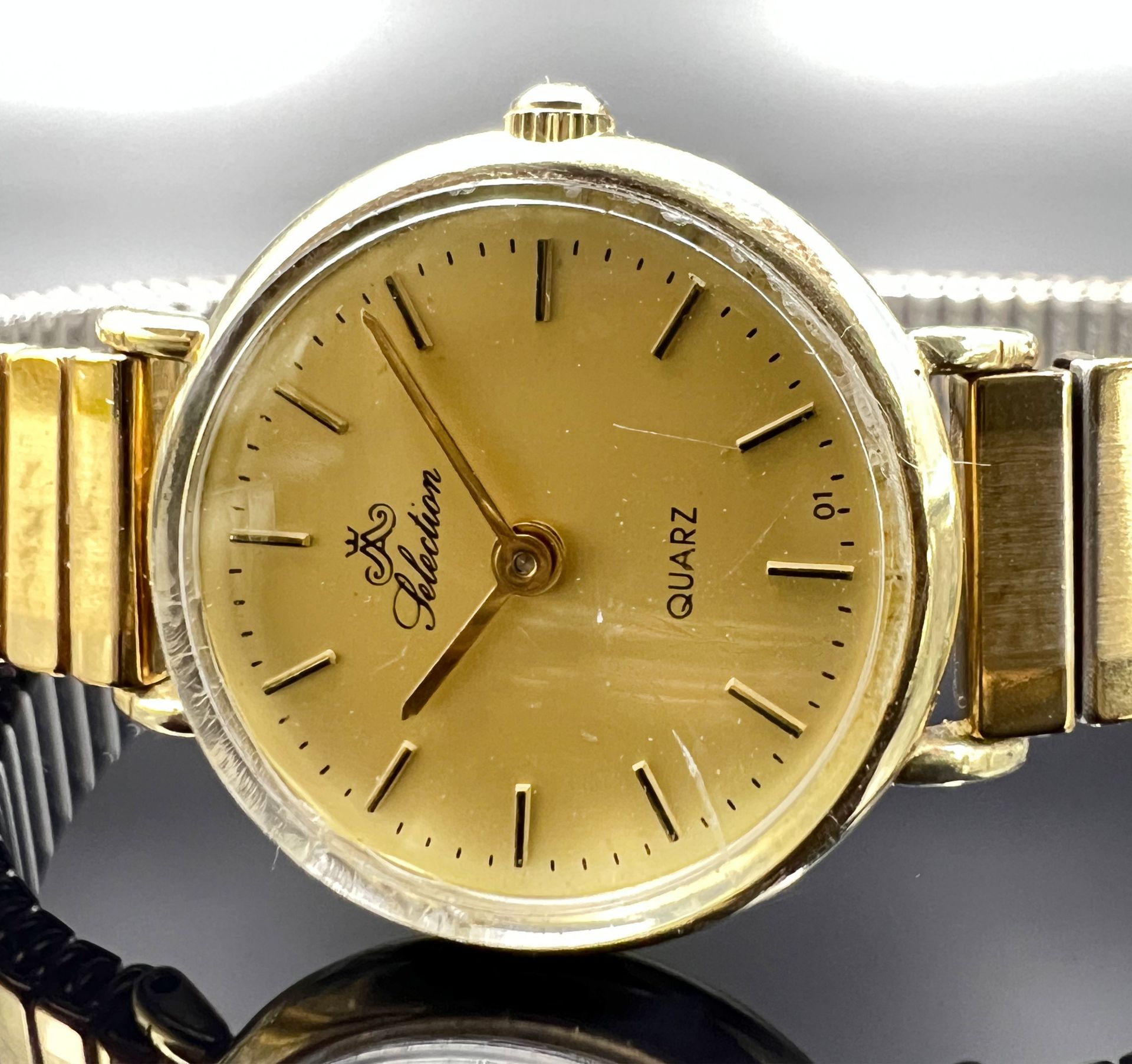 CELECTION wristwatch. Case 585 yellow gold. Quartz. - Image 2 of 5