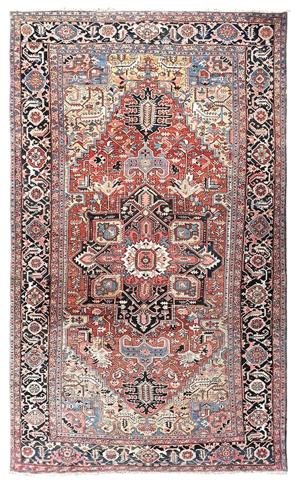 Heriz. Palace carpet. Oversize. Circa 1900.