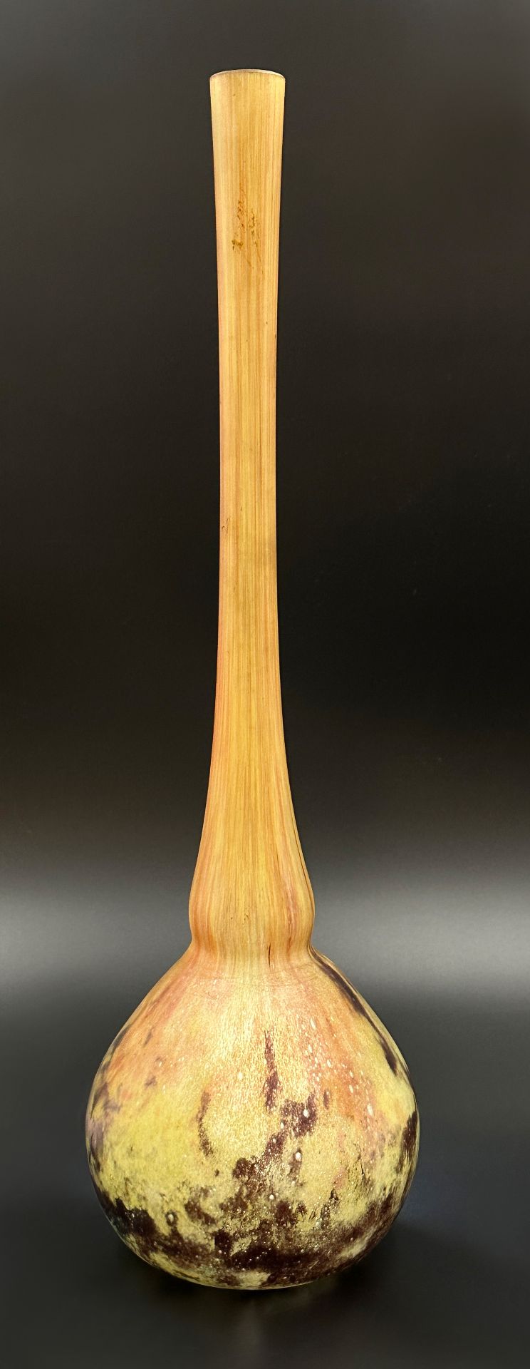 Long-necked vase. DAUM Nancy. Circa 1910. - Image 4 of 10