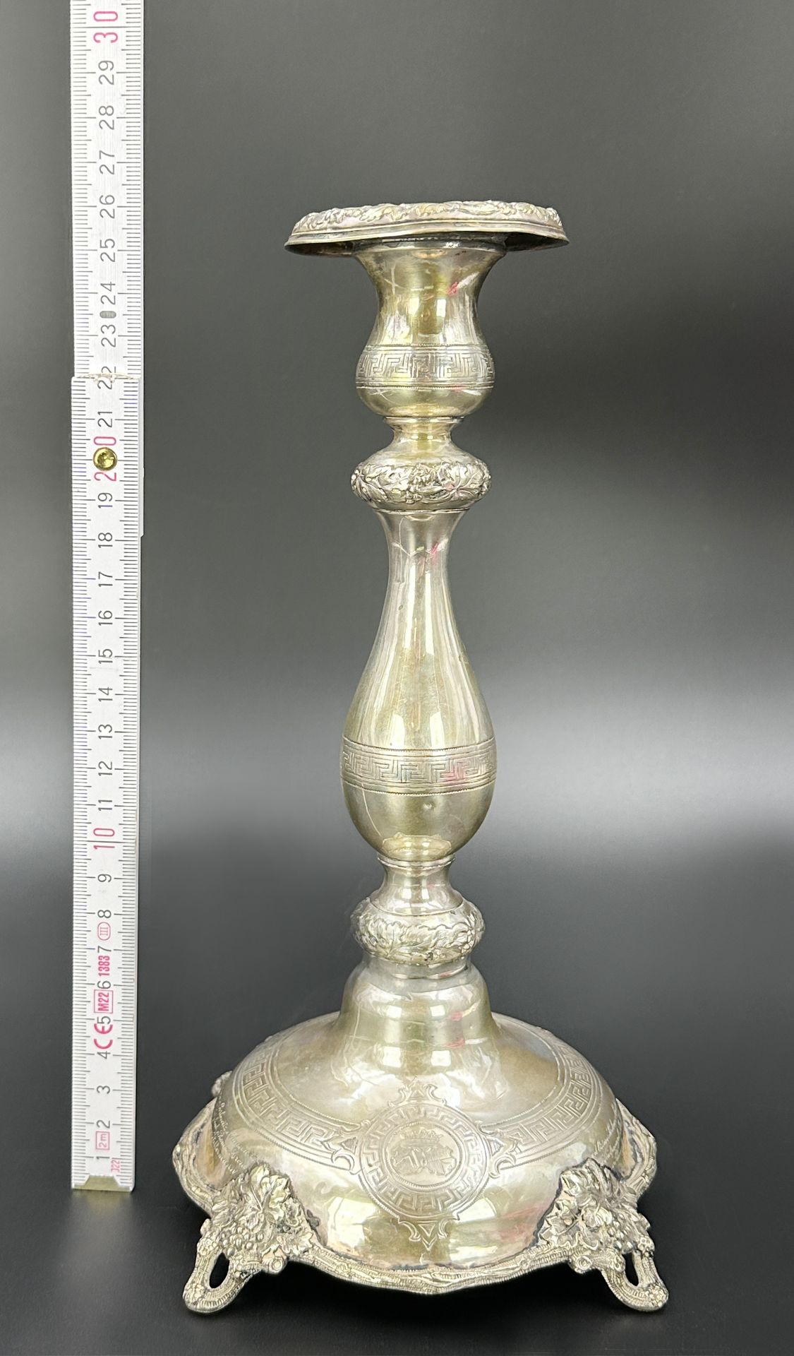 Kerzenständer aus Silber. 12 Lot. 19. Jahrhundert. - Bild 15 aus 18