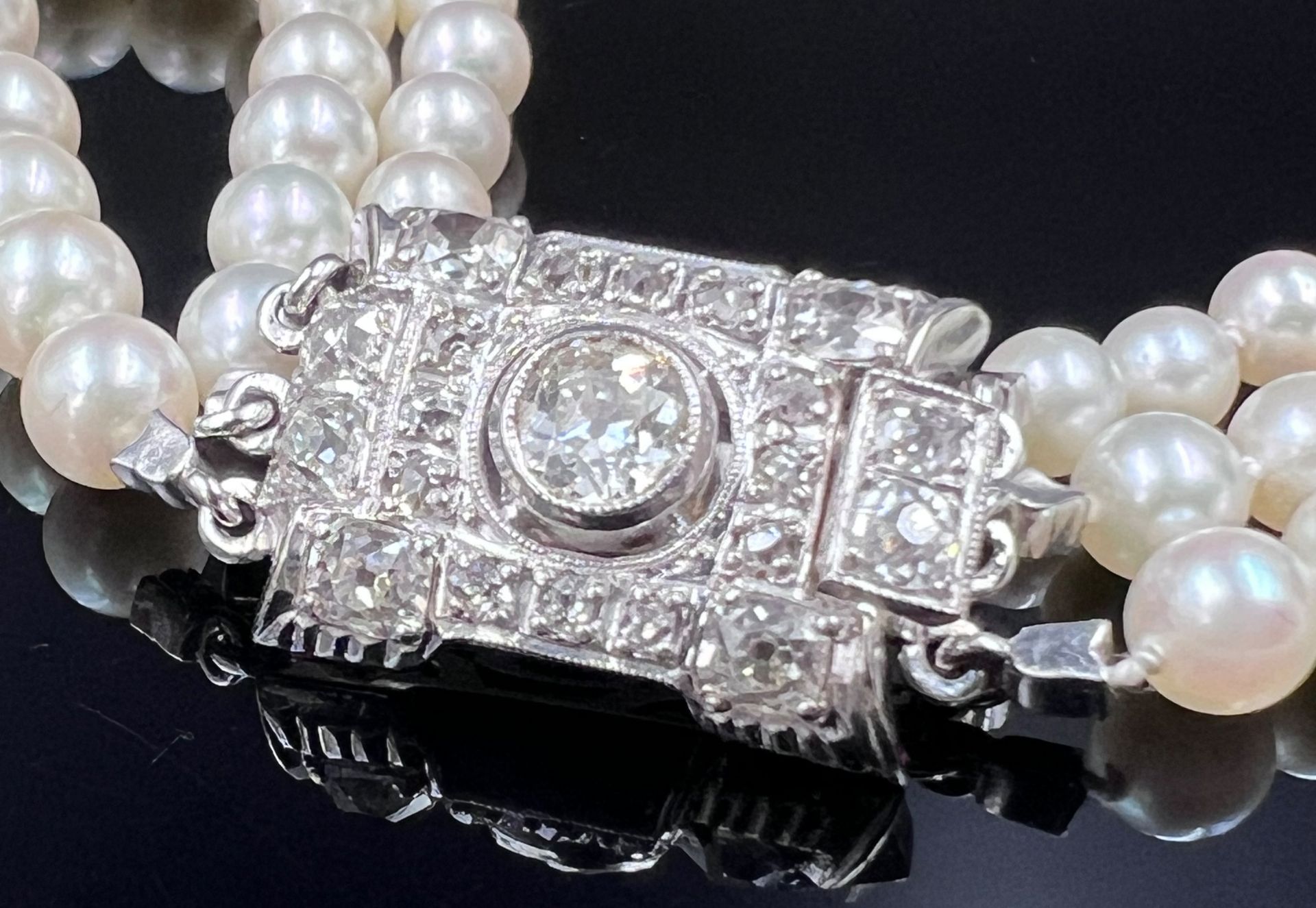 3-row pearl necklace. Clasp 585 white gold with diamonds. Art deco. - Image 2 of 8