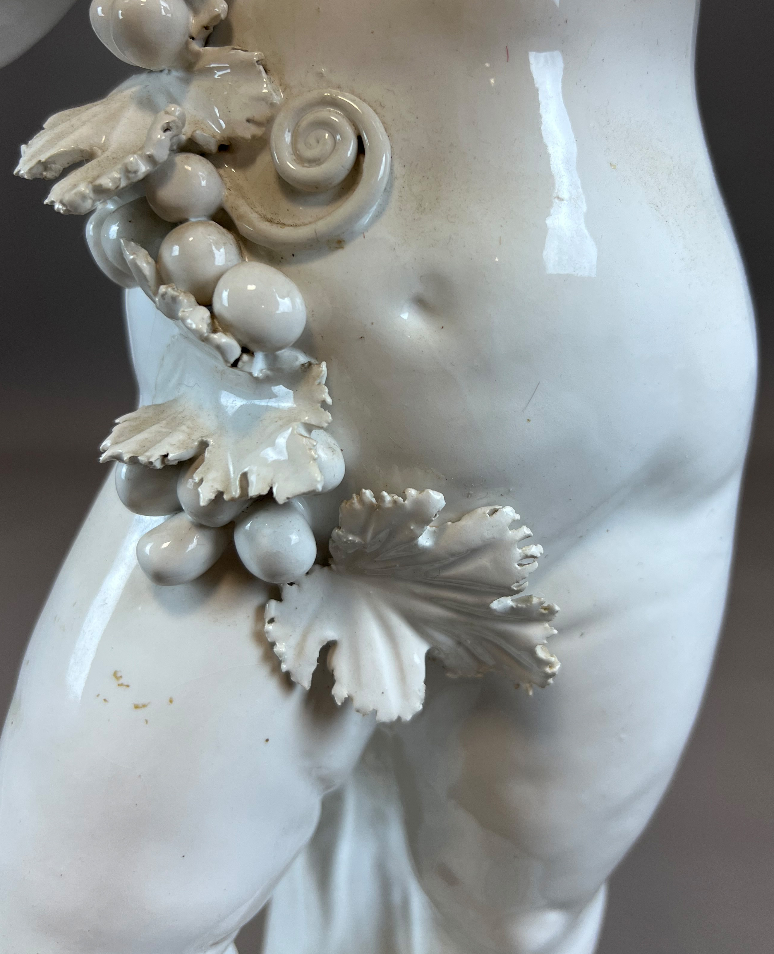 Große Figur des Bacchus. Wohl Capodimonte. 20. Jahrhundert. - Bild 10 aus 16