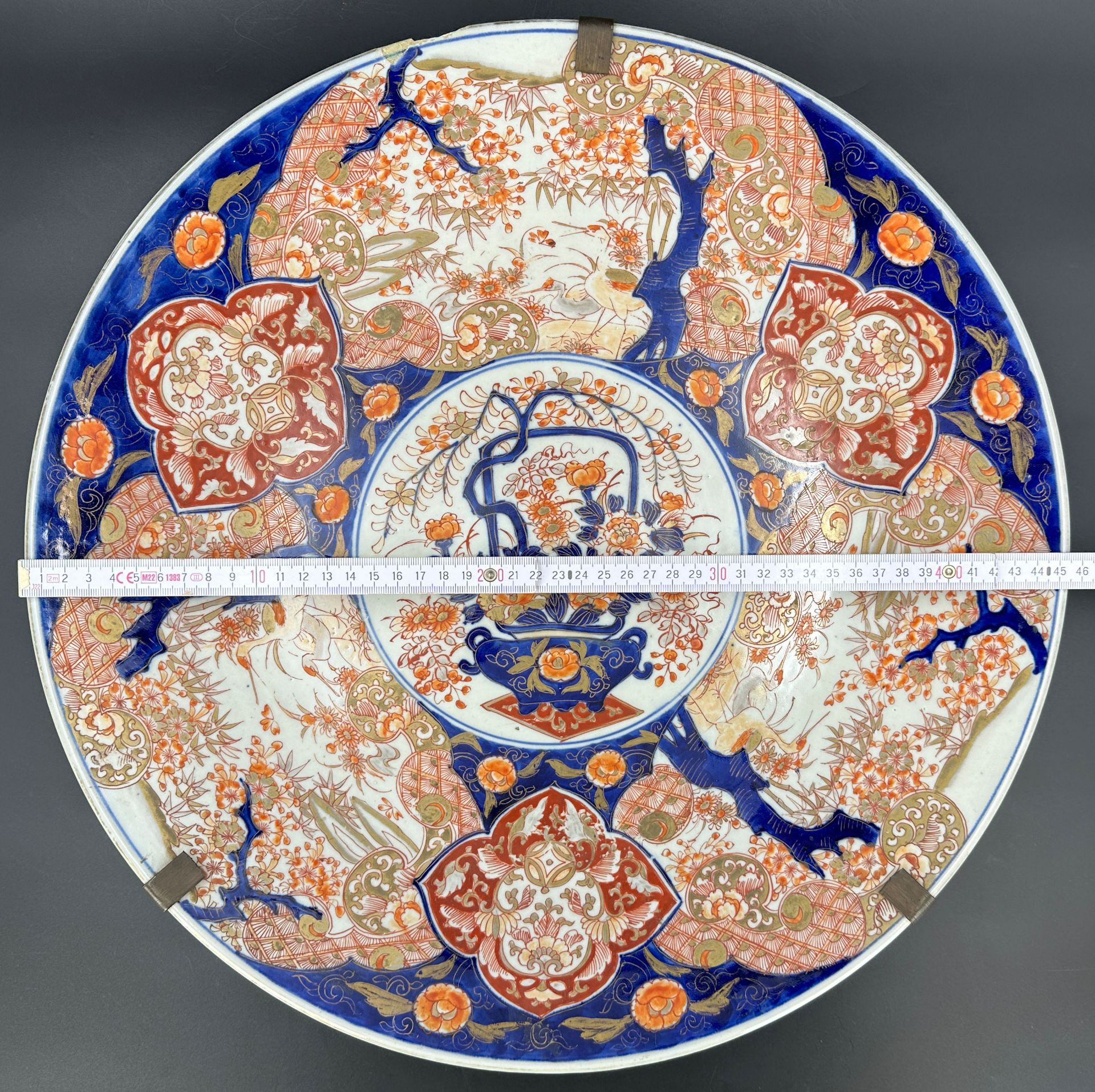 Large antique Imari plate. Japan. Around 1900. - Image 17 of 17