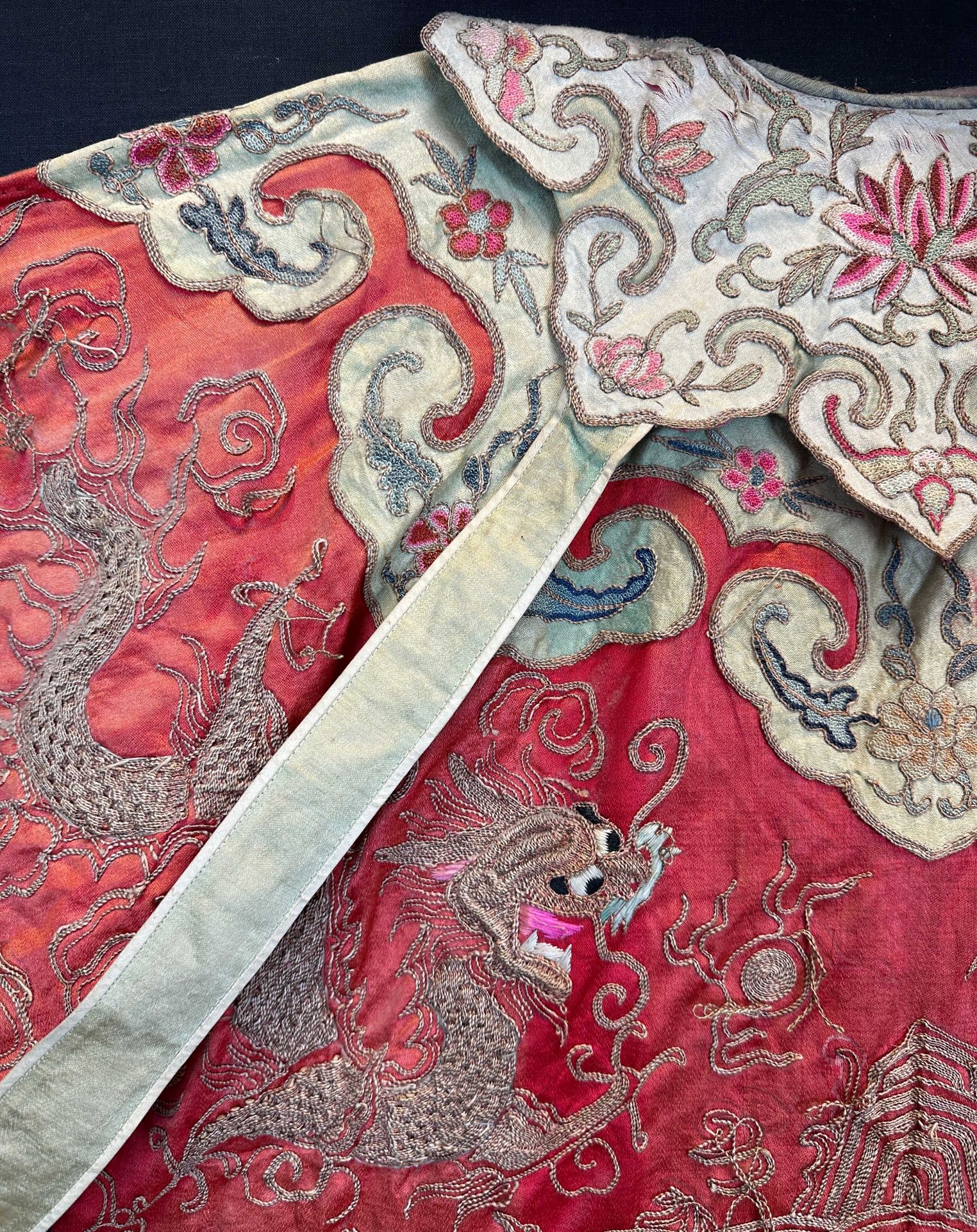 Chinese silk robe. Circa 1900. Probably a woman's wedding dress. - Image 8 of 20