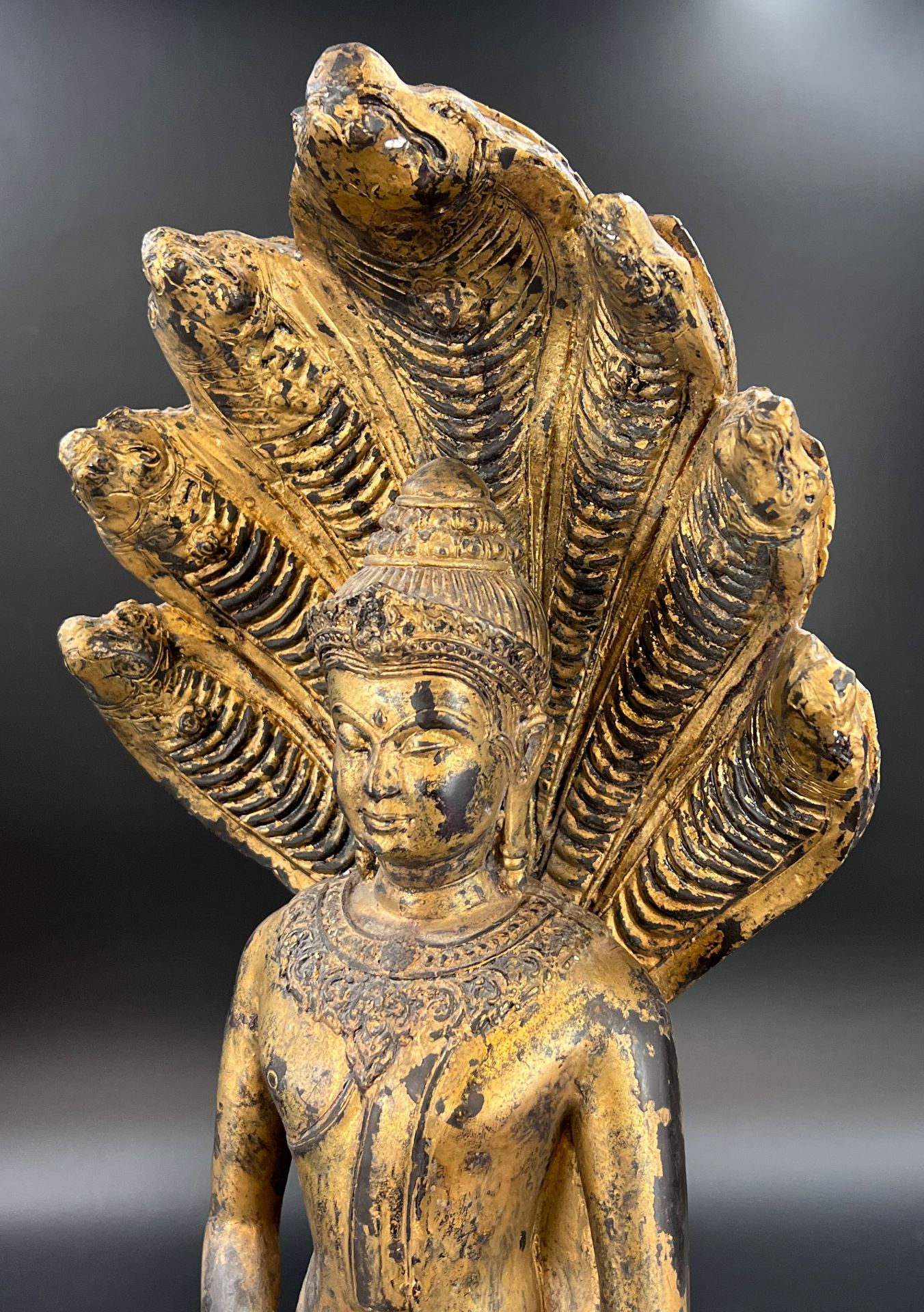 Naga Buddha. Bronzefigur. Um 1900. - Bild 5 aus 13