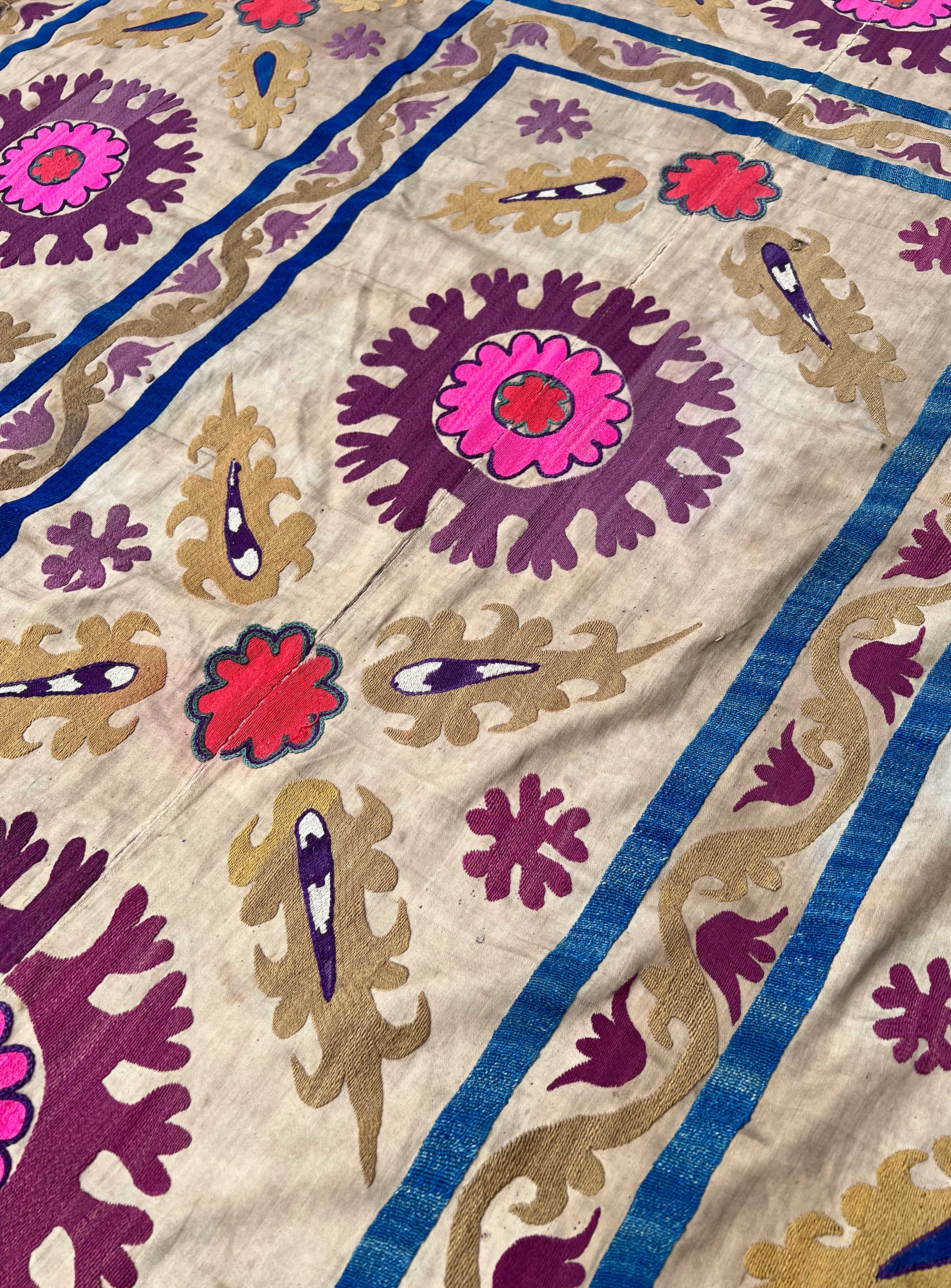 Suzani blanket. Circa 1920. - Image 7 of 12