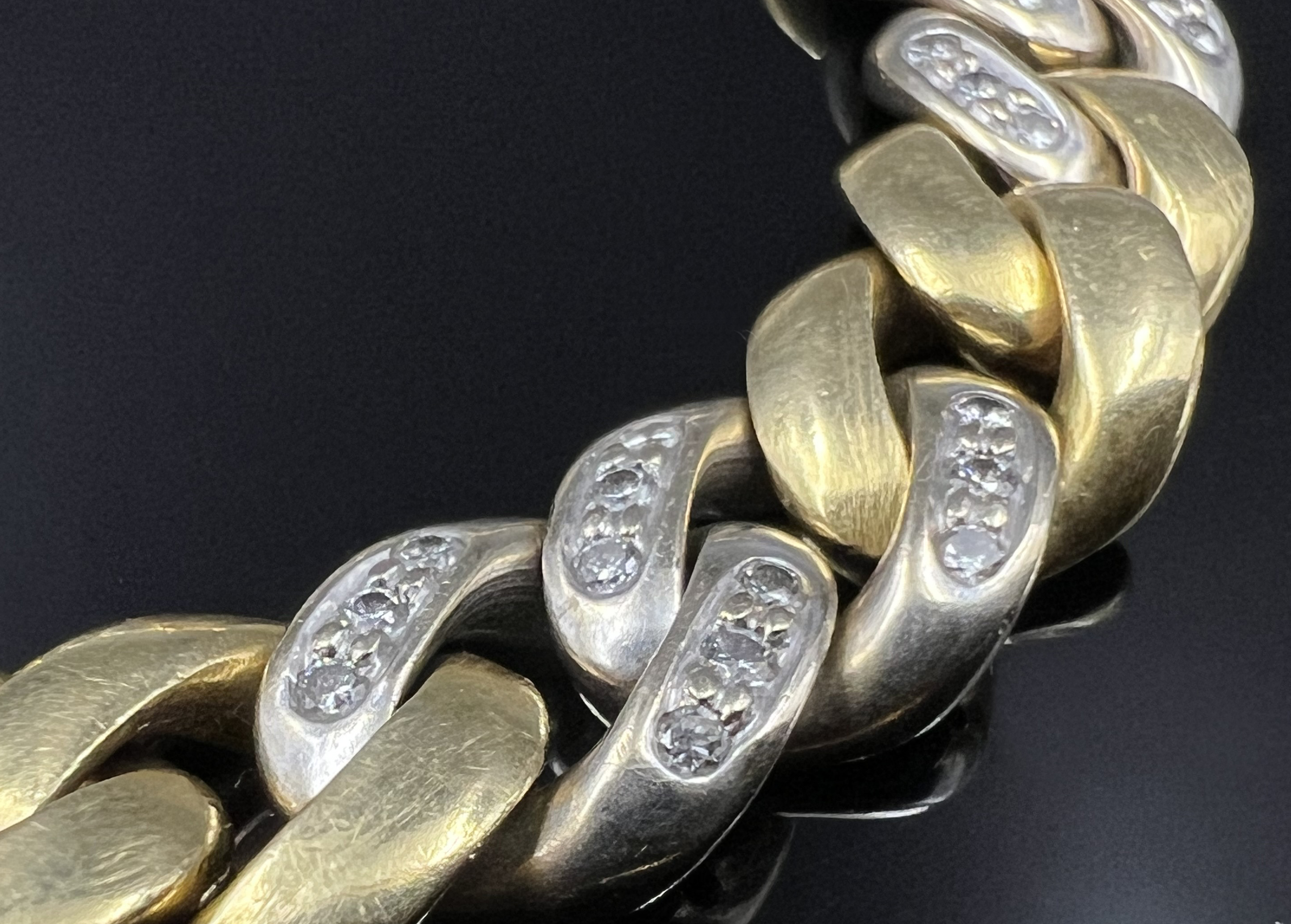 Arm chain / curb chain. 750 yellow gold and white gold with small diamonds. - Image 2 of 6