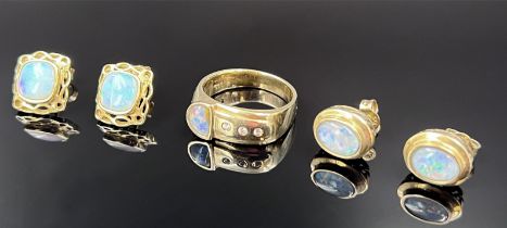 Jewellery set with opals and opal doublets. Yellow gold of various alloys.