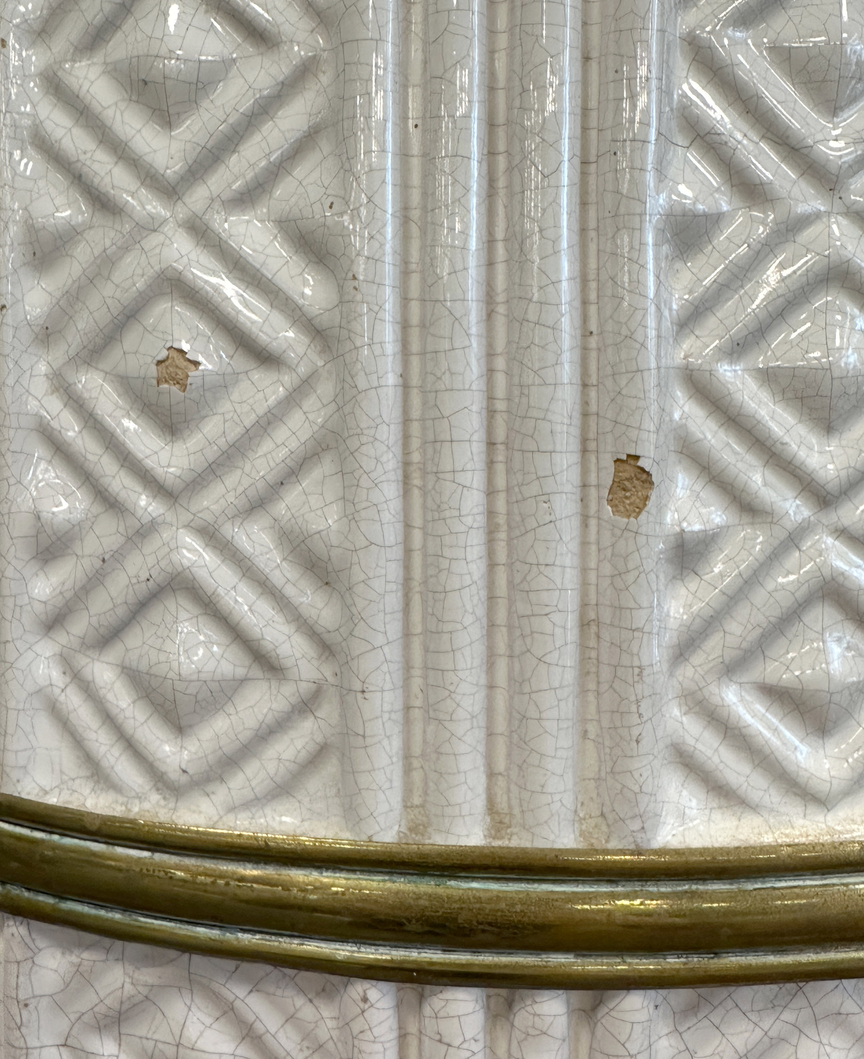 White Biedermeier round stove with tiles in relief structure. - Image 12 of 19