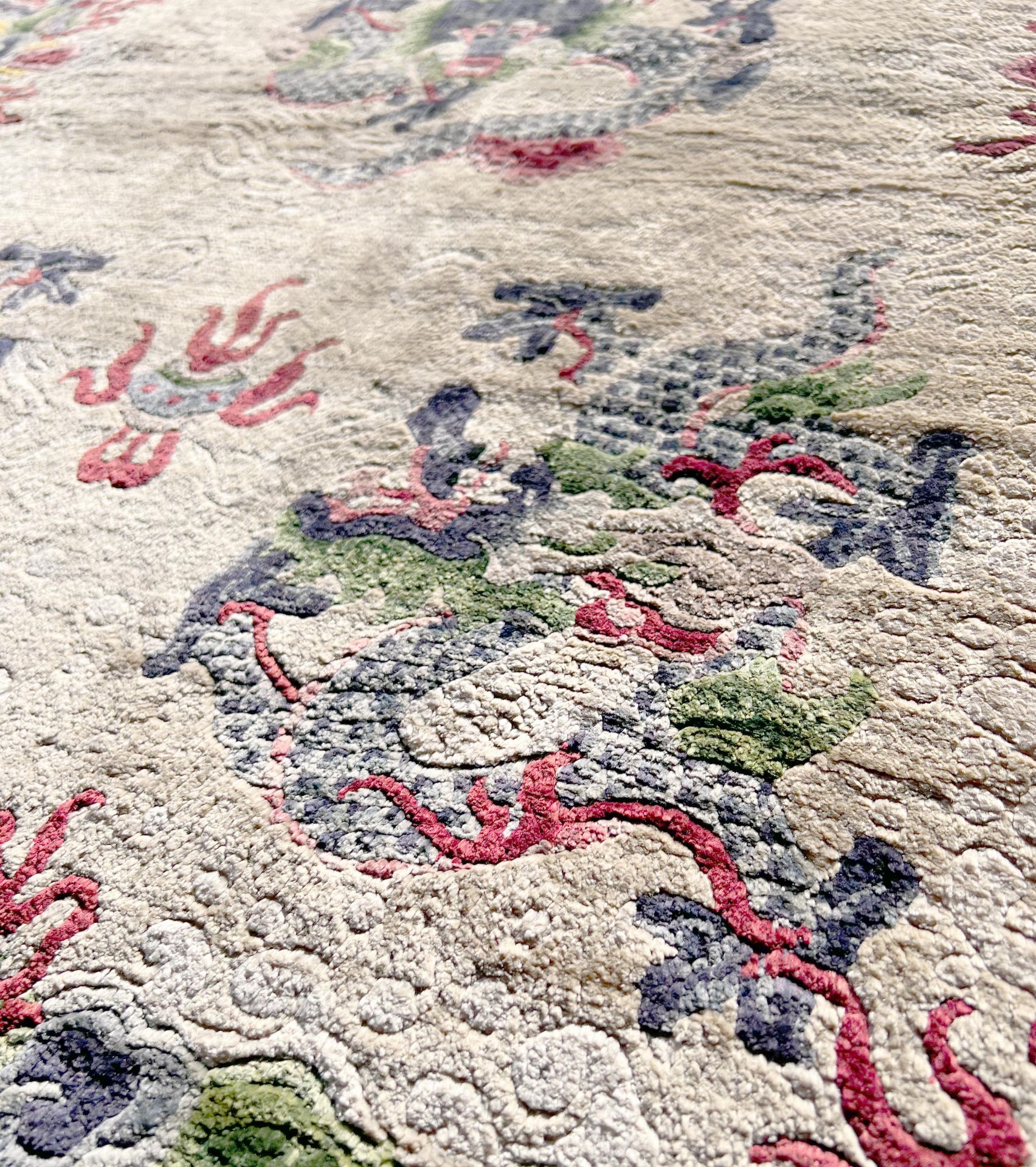 China carpet. Silk. Signed. Circa 1950/60. - Image 7 of 10