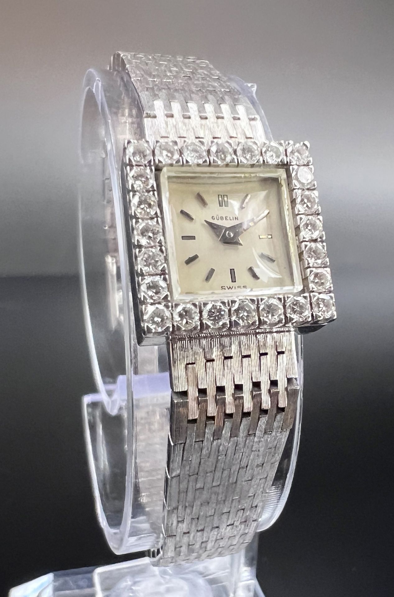 GÜBELIN. Damenarmbanduhr. 750 Weißgold mit Diamantbesatz. 1960er Jahre. - Bild 2 aus 8