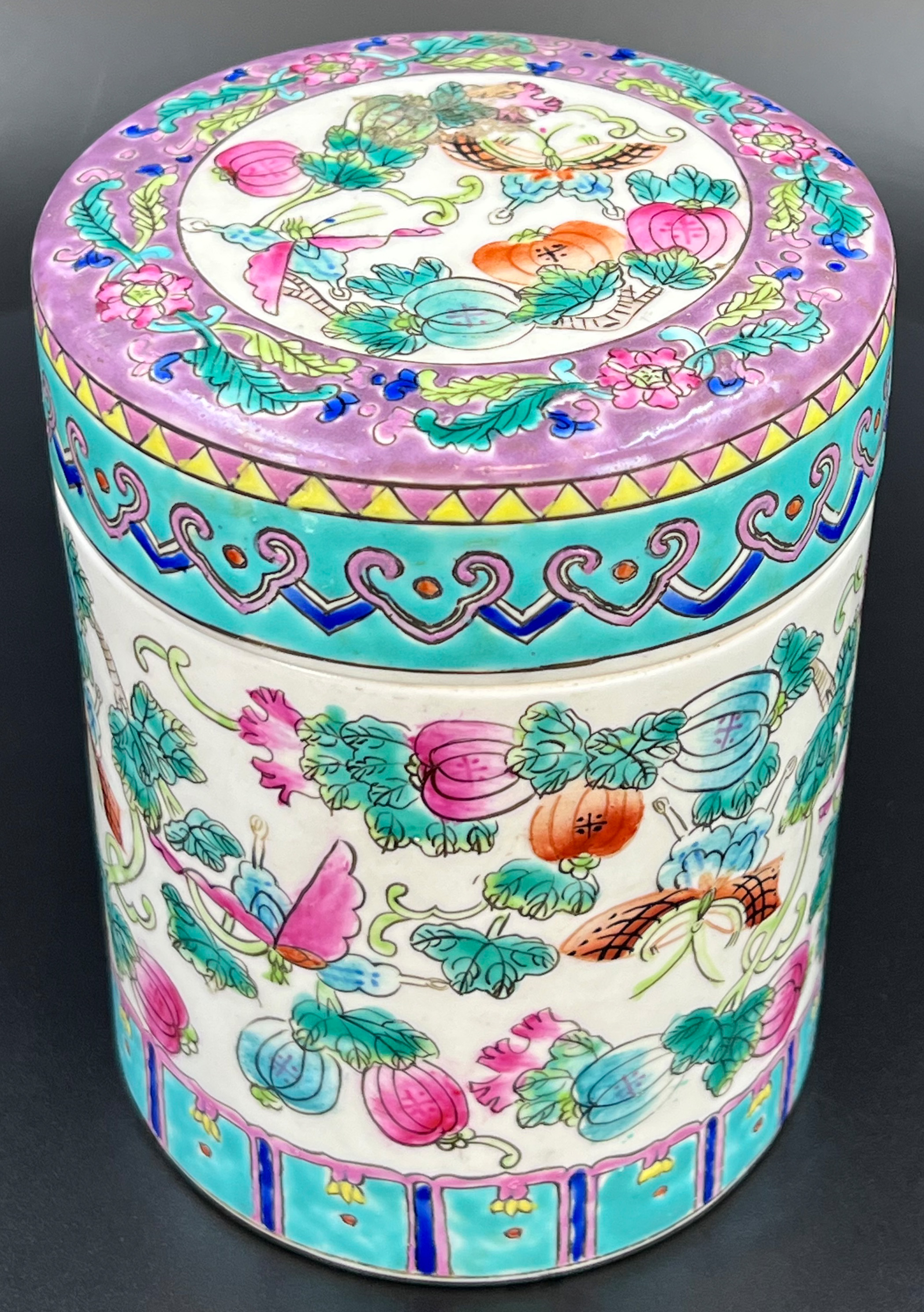 Antique lidded box. China. Tongzhi period. Late 19th century. - Image 4 of 11