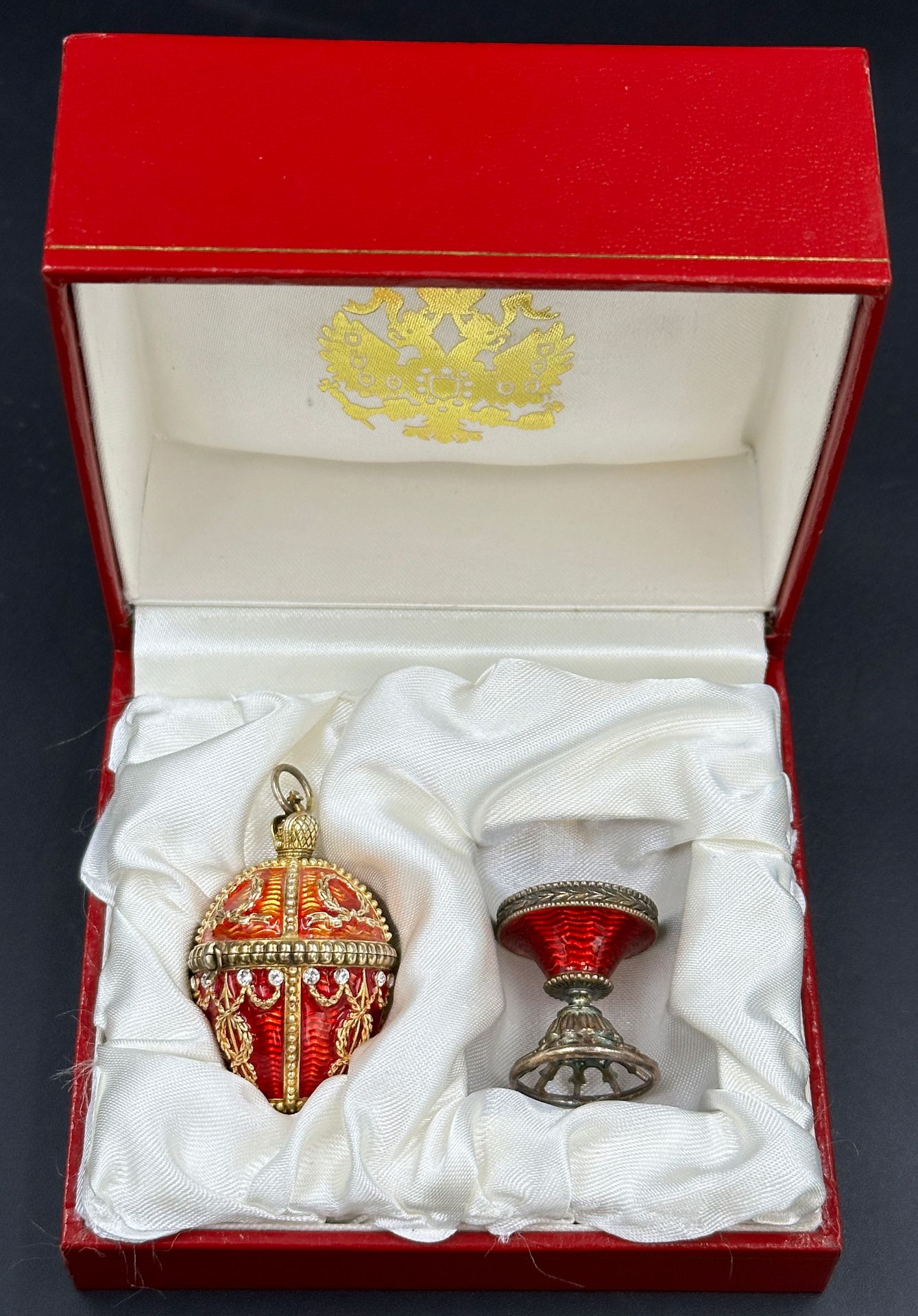 Decorative egg with miniature tsar's crown. 84 Zolotniki. Saint-Petersburg. Russia. 19th century. - Image 2 of 10