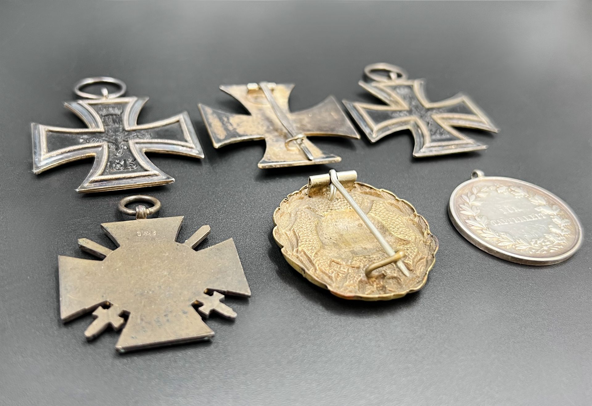 Collection of medals and badges. World War 1. - Image 7 of 9