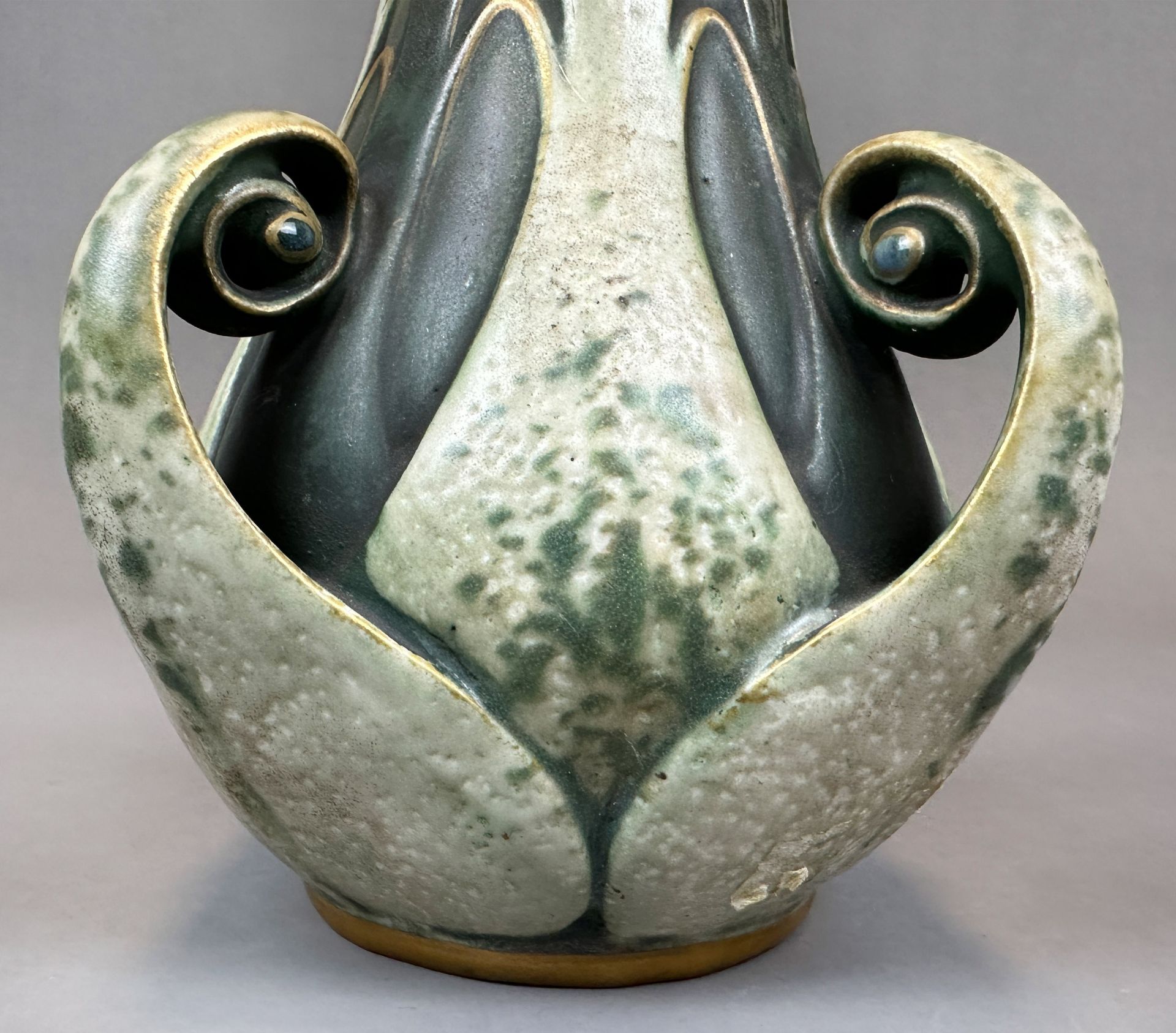 Paul DACHSEL (c.1880 - ?). Amphora vase. Turn-Teplitz. Art Nouveau. Circa 1910. - Image 8 of 14