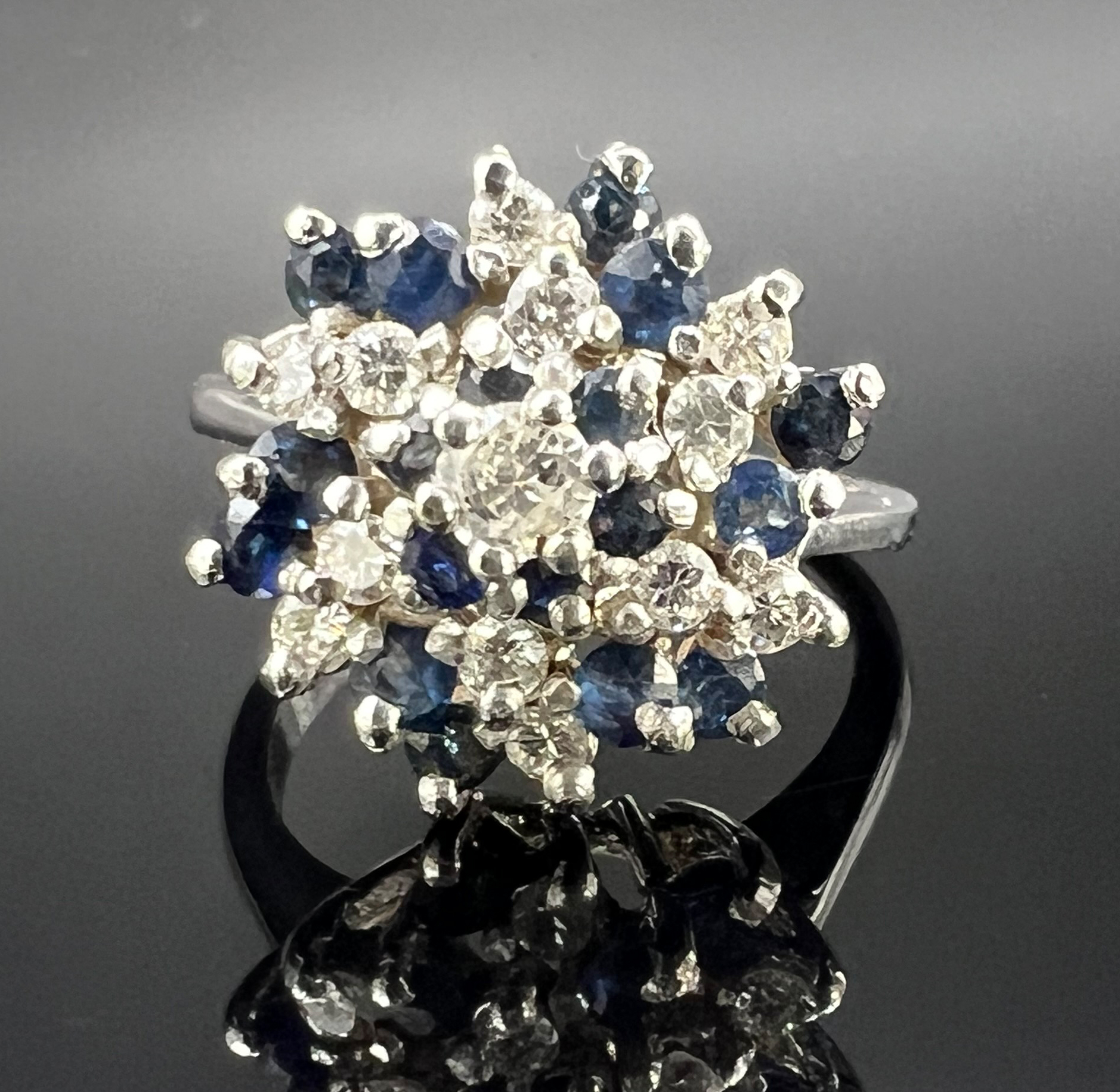 Ladies' ring. 585 white gold with diamonds and sapphires. - Image 2 of 7