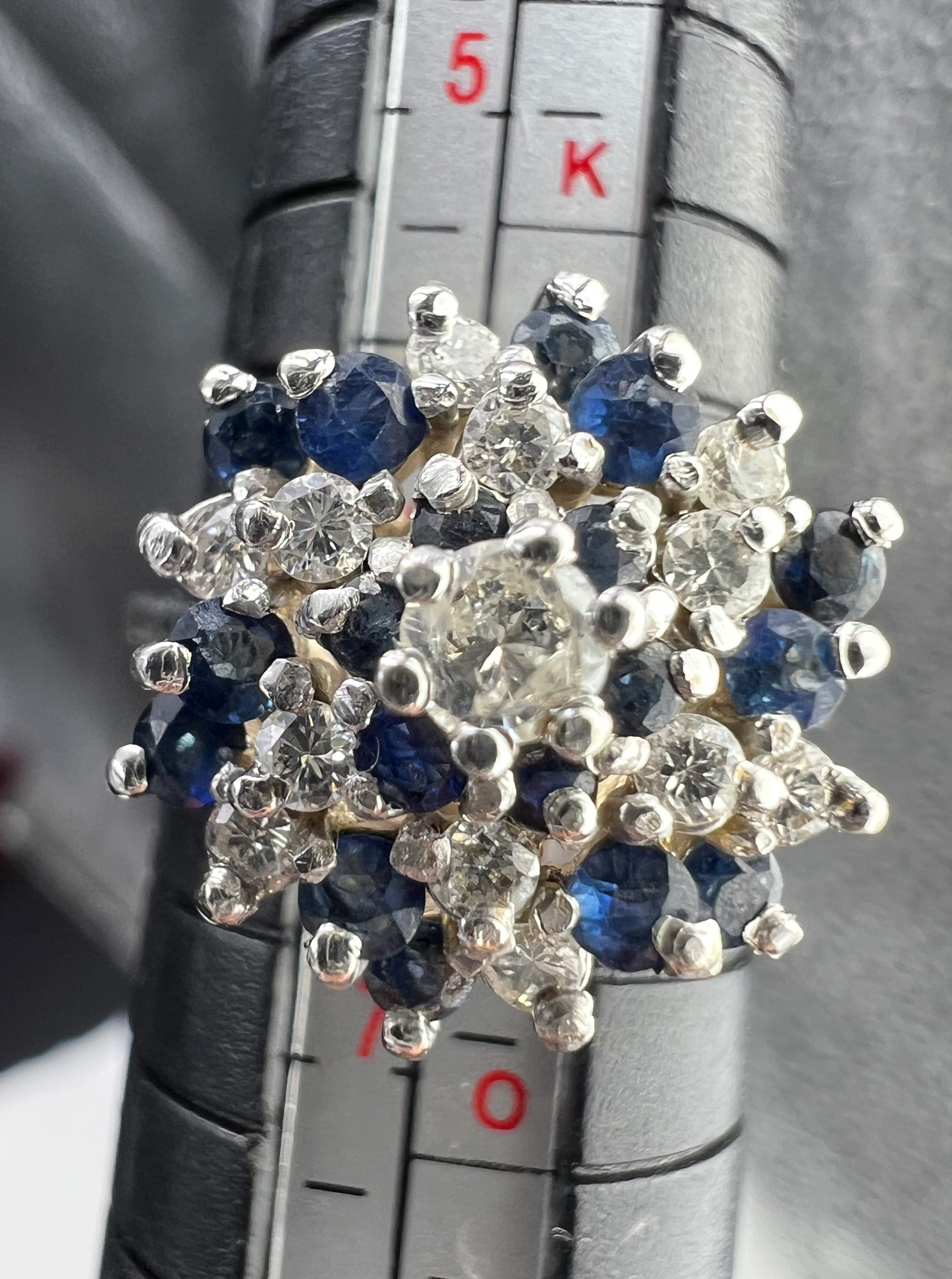 Ladies' ring. 585 white gold with diamonds and sapphires. - Image 6 of 7