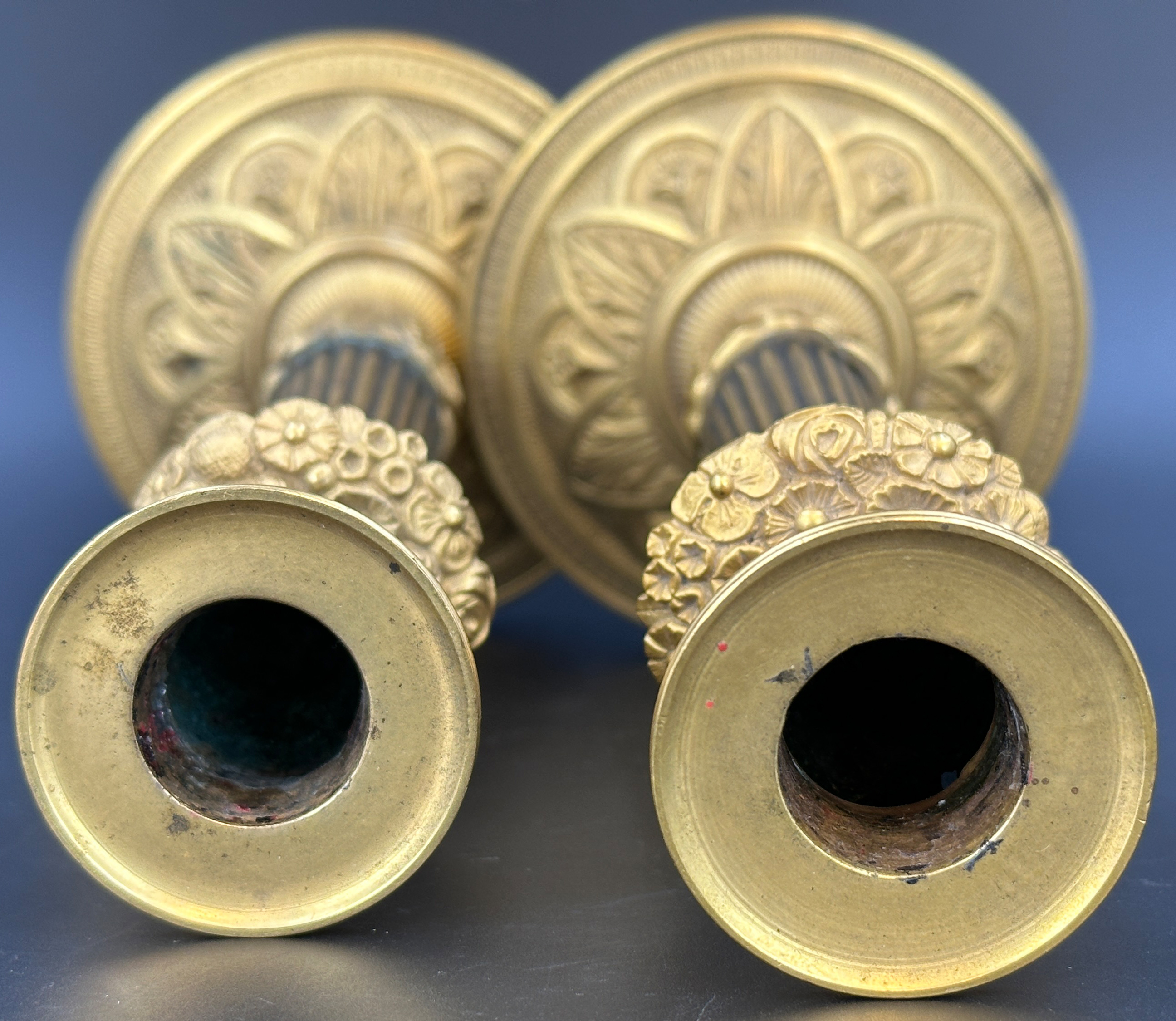 A pair of richly decorated Empire candlesticks. France. 19th century. - Image 5 of 13