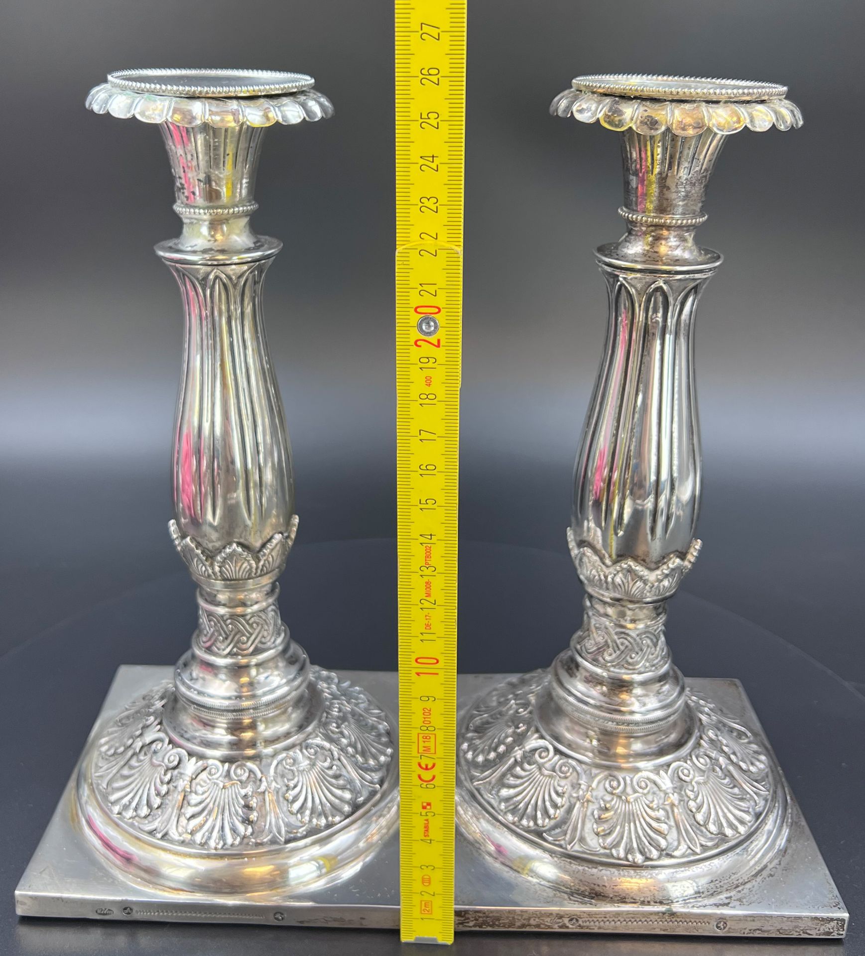 Paar Kerzenleuchter aus Silber. 12 Lot. 1. Hälfte 19. Jahrhundert. Berlin. - Bild 16 aus 16