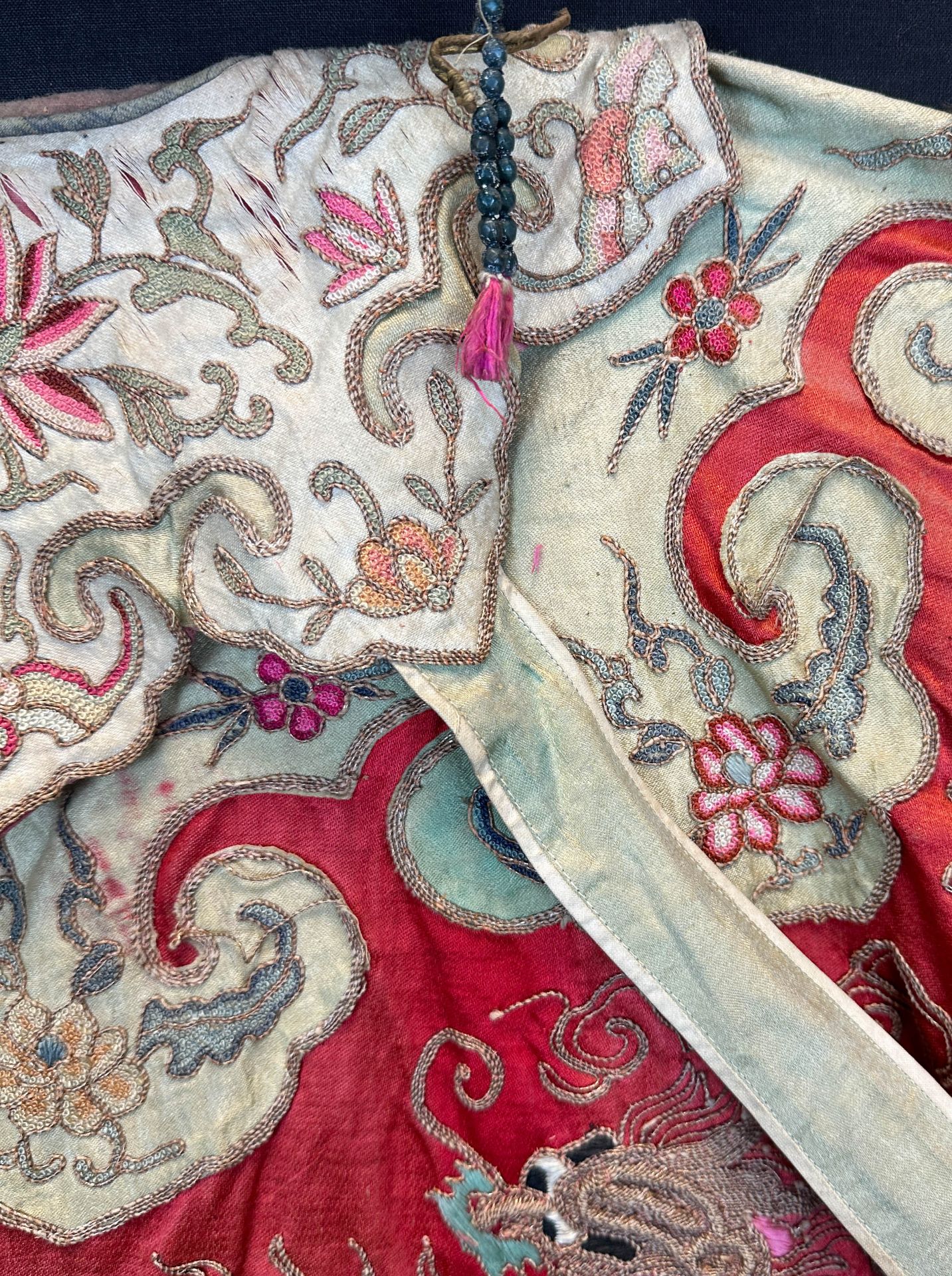 Chinese silk robe. Circa 1900. Probably a woman's wedding dress. - Image 9 of 20