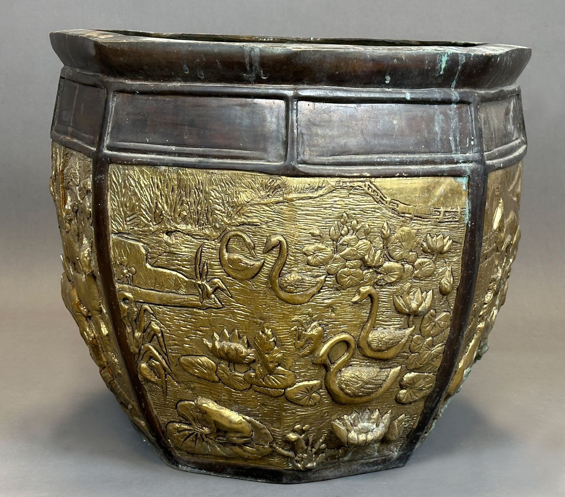 Bronze cachepot. Cachepot. China. Early 20th century. - Image 5 of 8