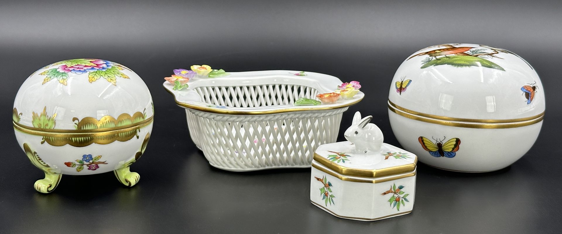 Three small lidded jars and a small bowl. HEREND.