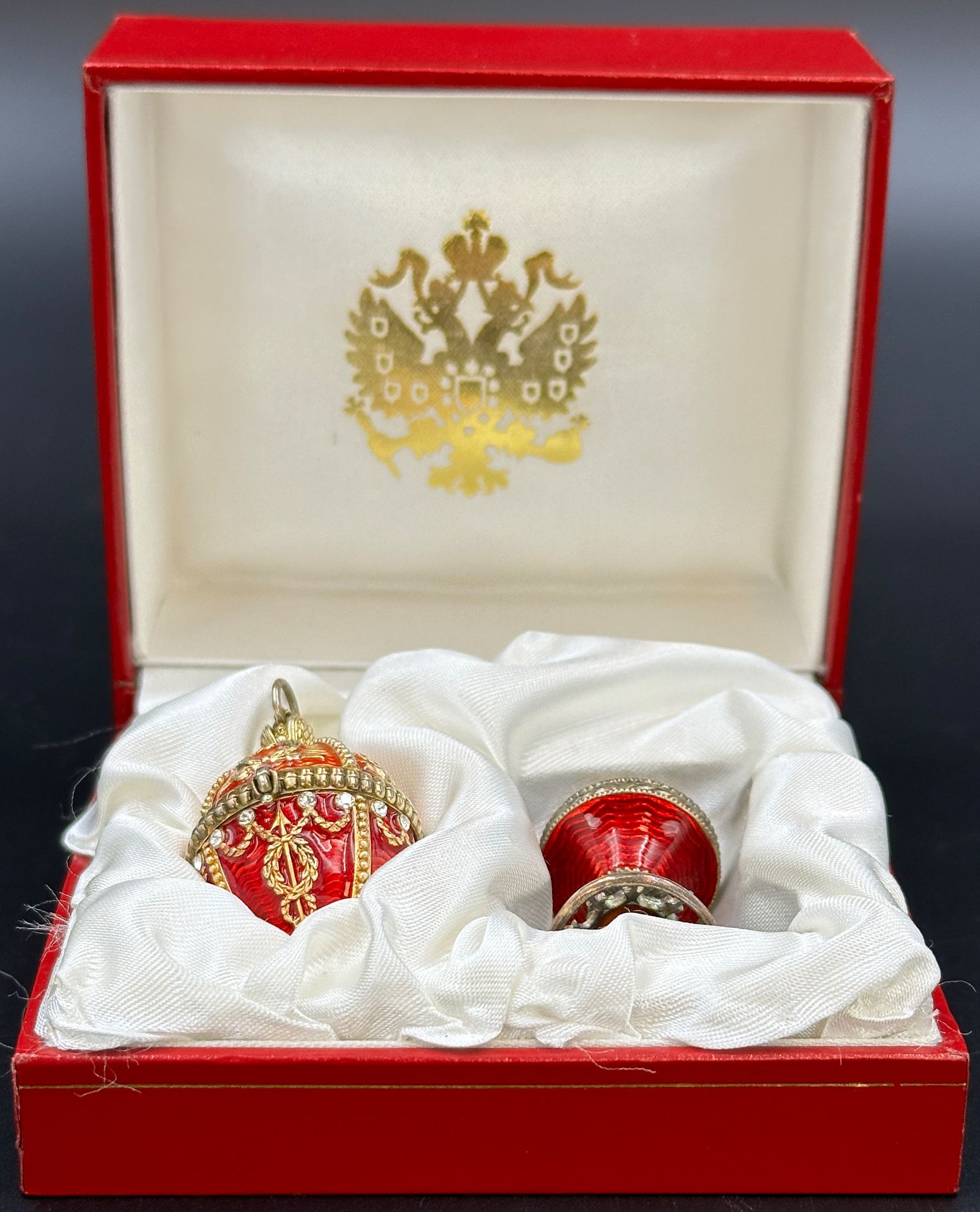 Decorative egg with miniature tsar's crown. 84 Zolotniki. Saint-Petersburg. Russia. 19th century.