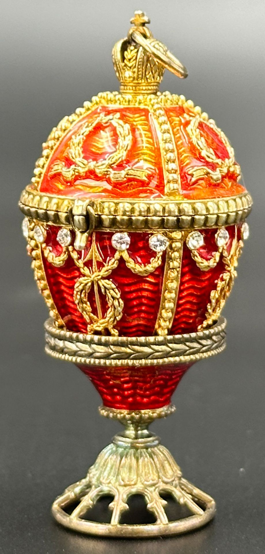 Decorative egg with miniature tsar's crown. 84 Zolotniki. Saint-Petersburg. Russia. 19th century. - Image 3 of 10
