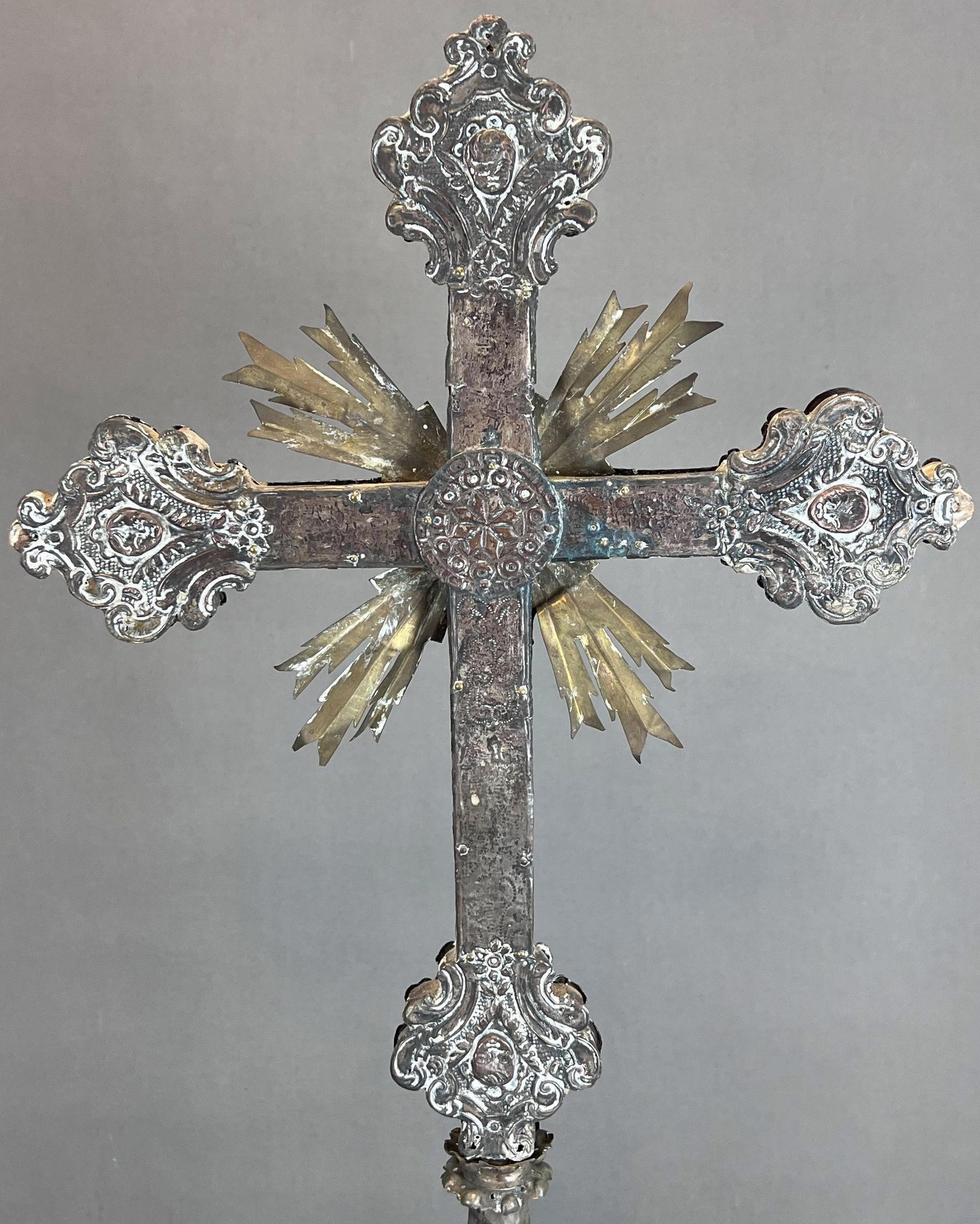 Großes Standkreuz. Altarkreuz. Um 1700. Frankreich. - Bild 9 aus 16