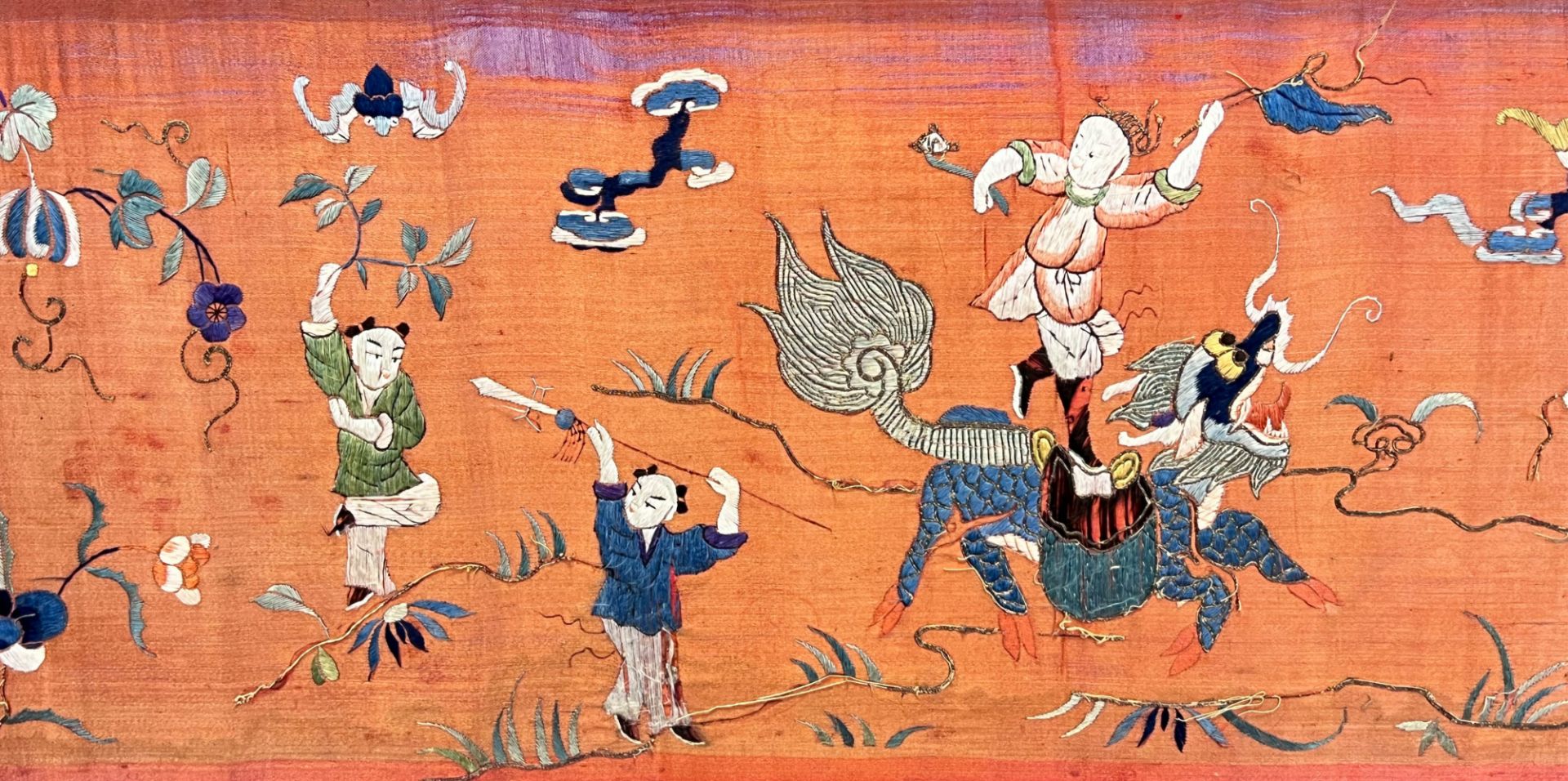 Fine silk embroidery. China. Circa 1910. - Image 4 of 12