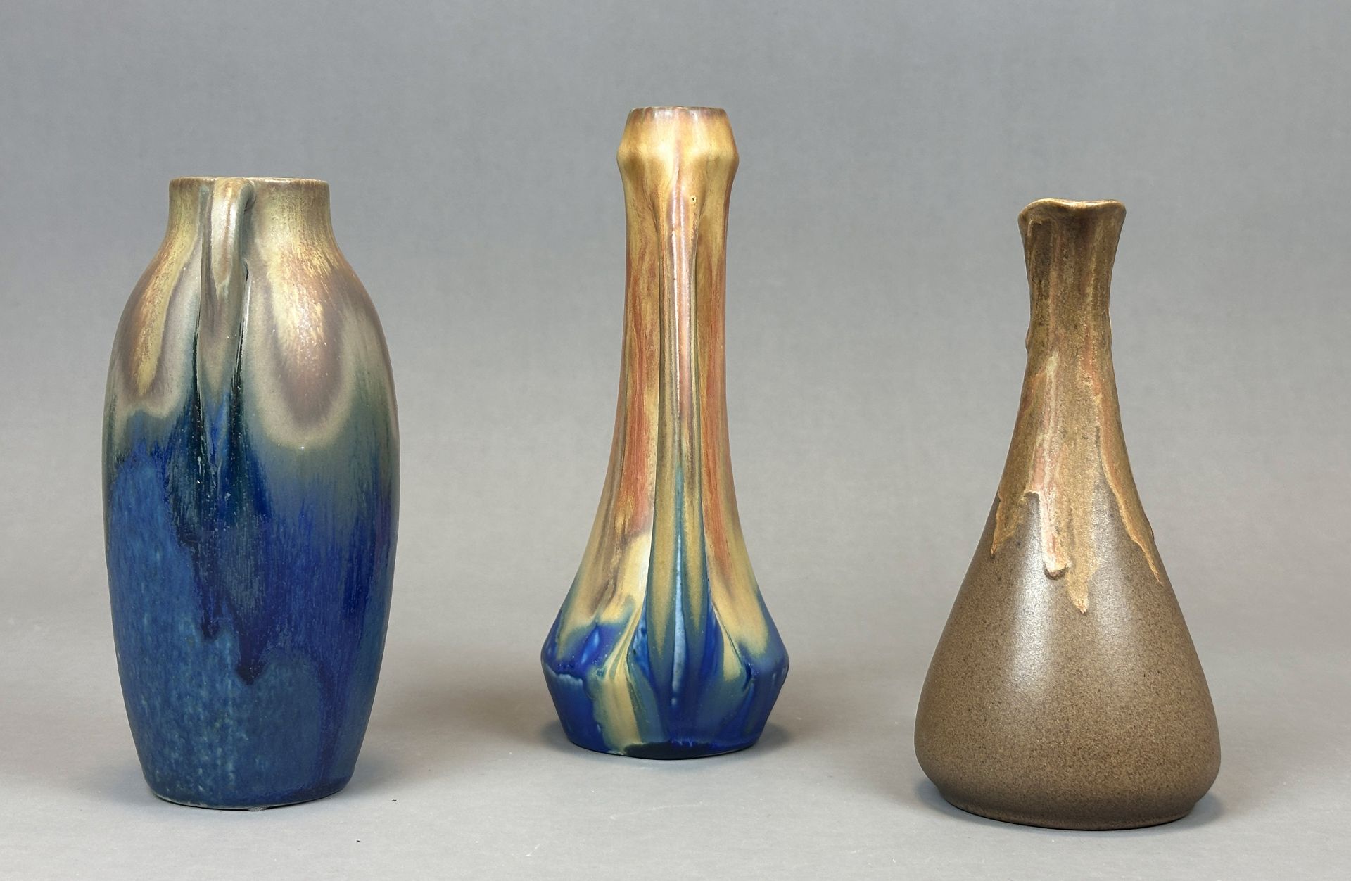 Gilbert METENIER (1876 - ?). 2 vases and 1 jug. Art Nouveau. France. Circa 1915.2 Keramikvasen - Image 4 of 9