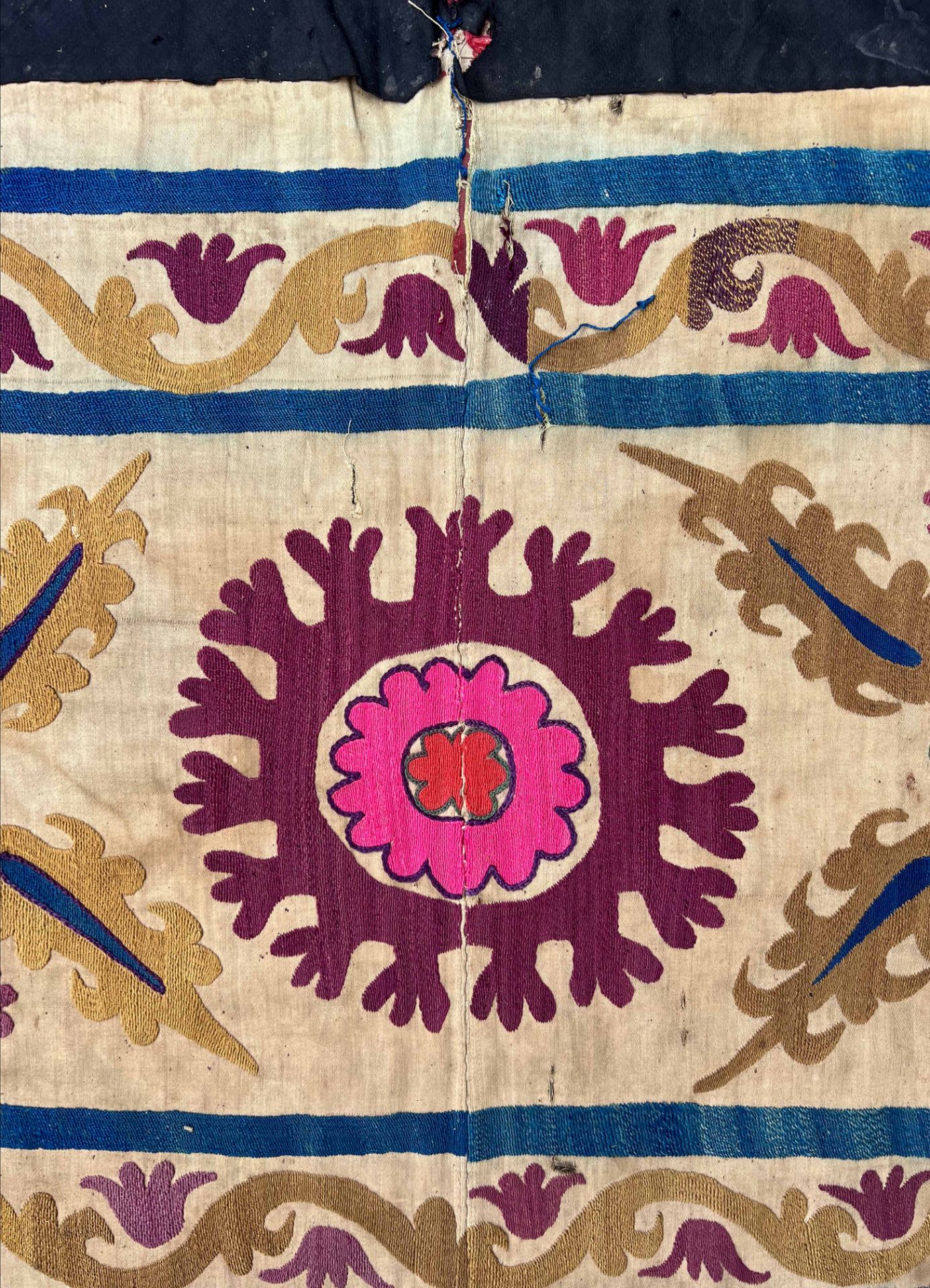 Suzani blanket. Circa 1920. - Image 5 of 12