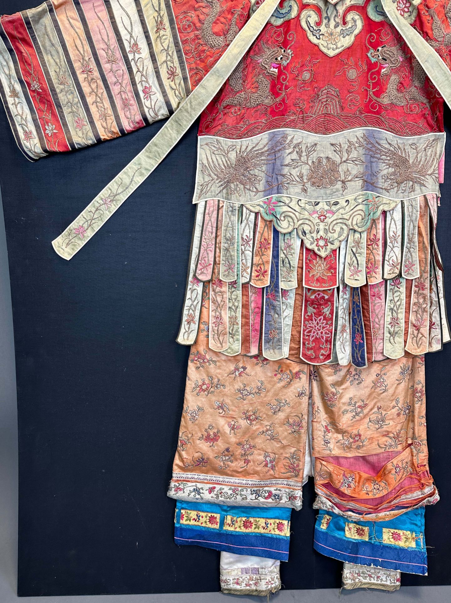 Chinese silk robe. Circa 1900. Probably a woman's wedding dress. - Image 4 of 20