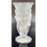 Vase. Curt SCHLEVOGT (1869 - 1959). "Trois Bacchantes". Art Déco. Um 1930.