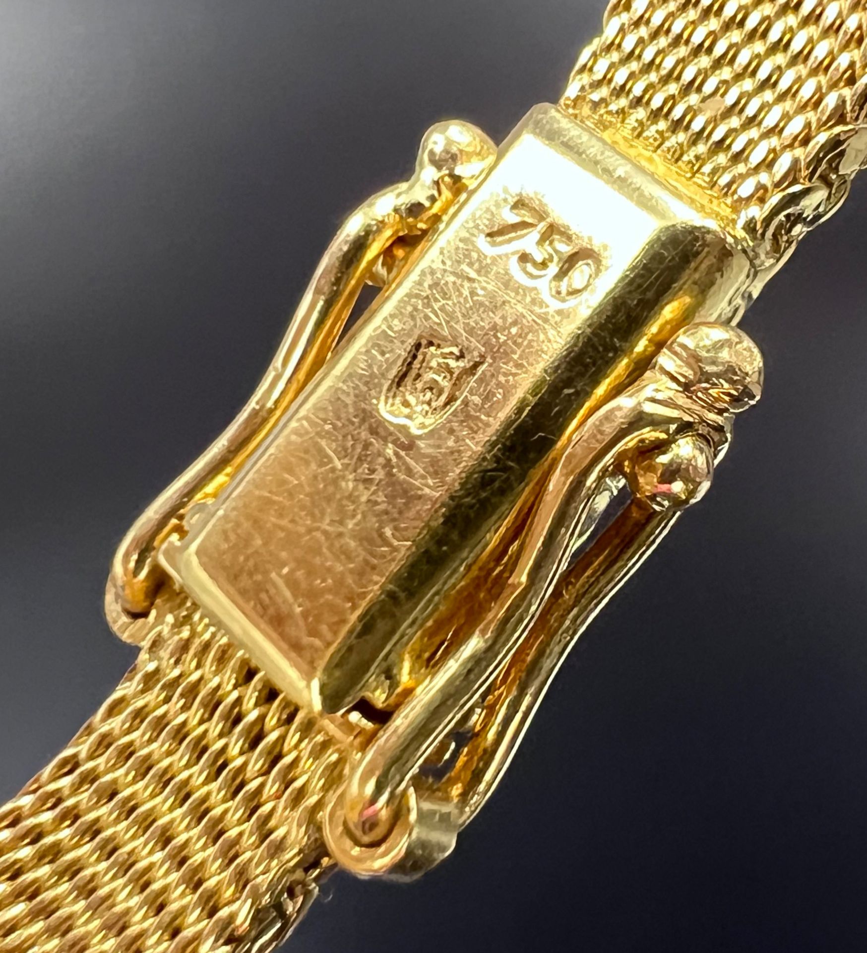 Armband. 750 Gelbgold mit Diamanten, Saphiren und einer Perle. - Bild 4 aus 5