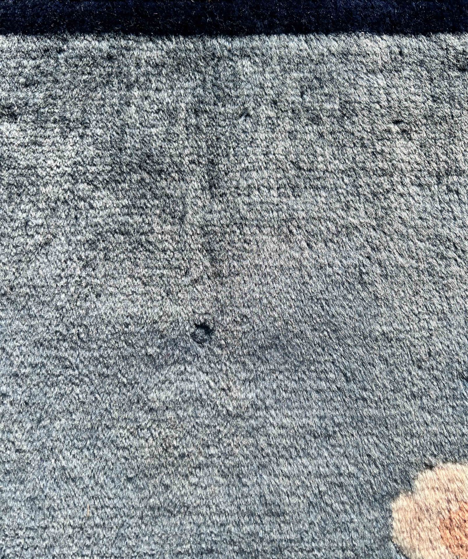 China Teppich. 2. Hälfte 20. Jahrhundert. - Bild 12 aus 20
