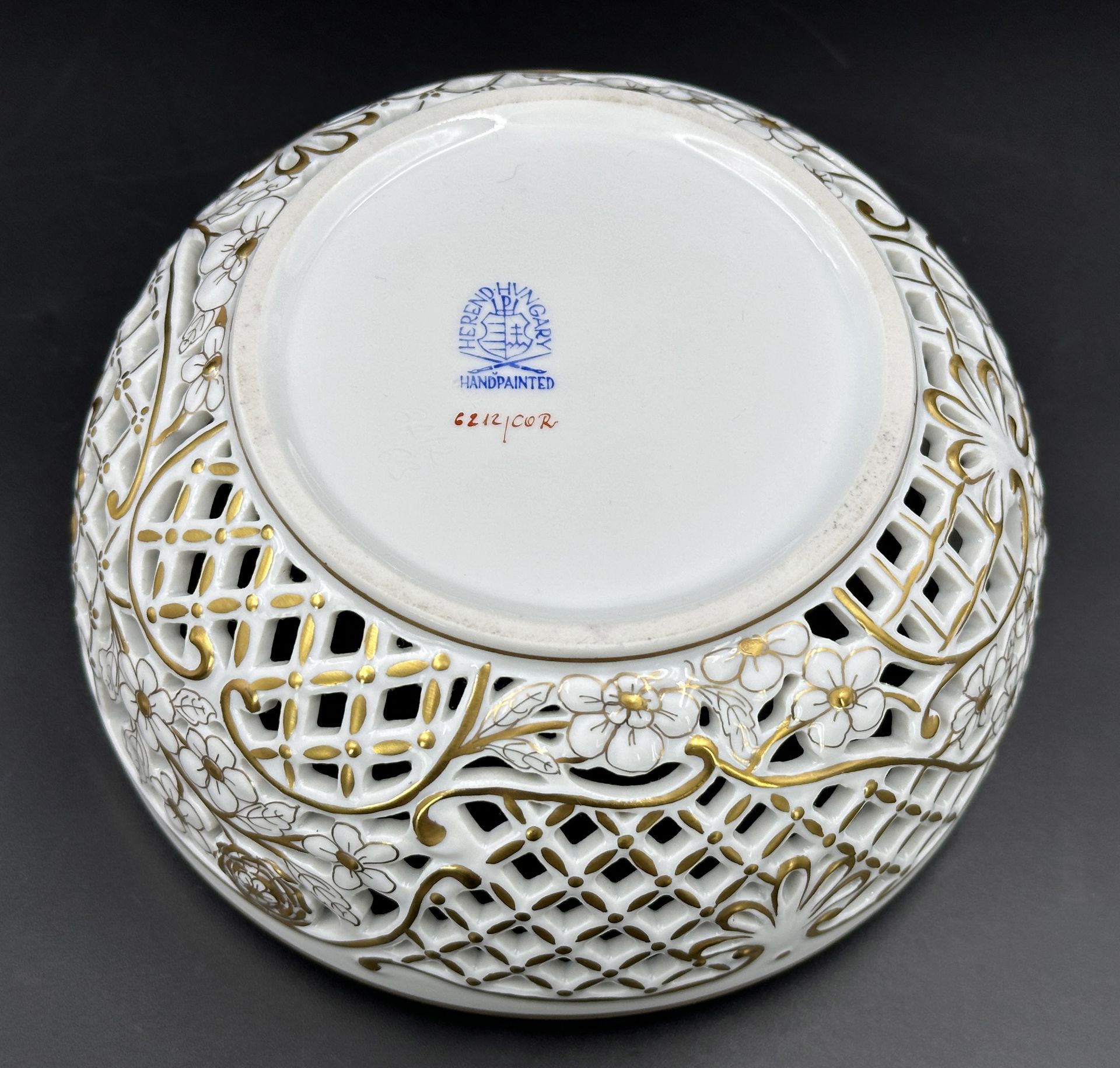 Bonbonnière with lid. HEREND. - Image 6 of 8