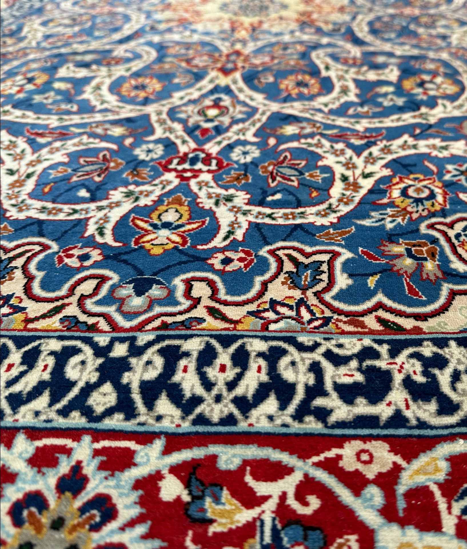 Isfahan. Oriental carpet. - Image 6 of 7