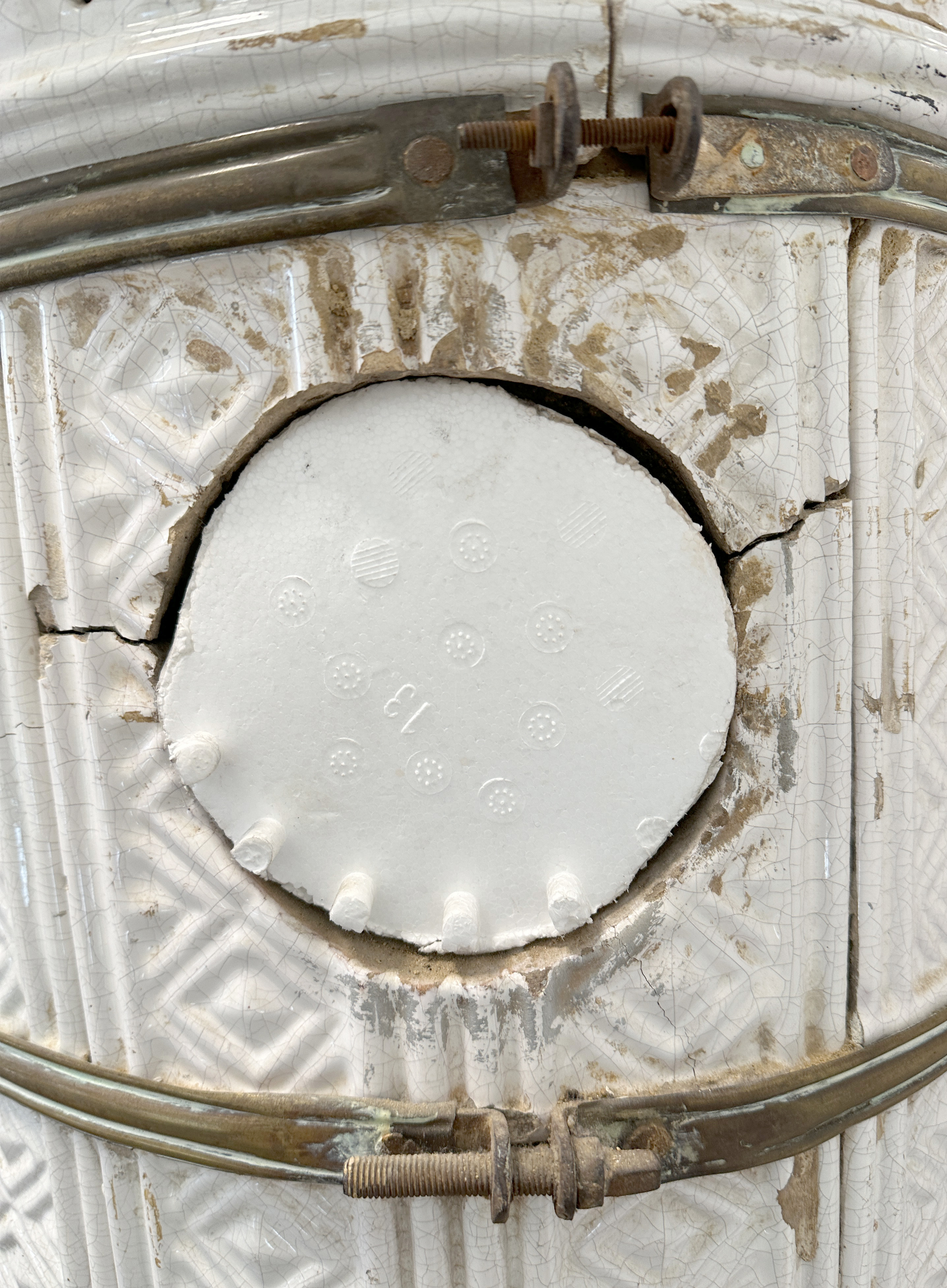 White Biedermeier round stove with tiles in relief structure. - Image 14 of 19